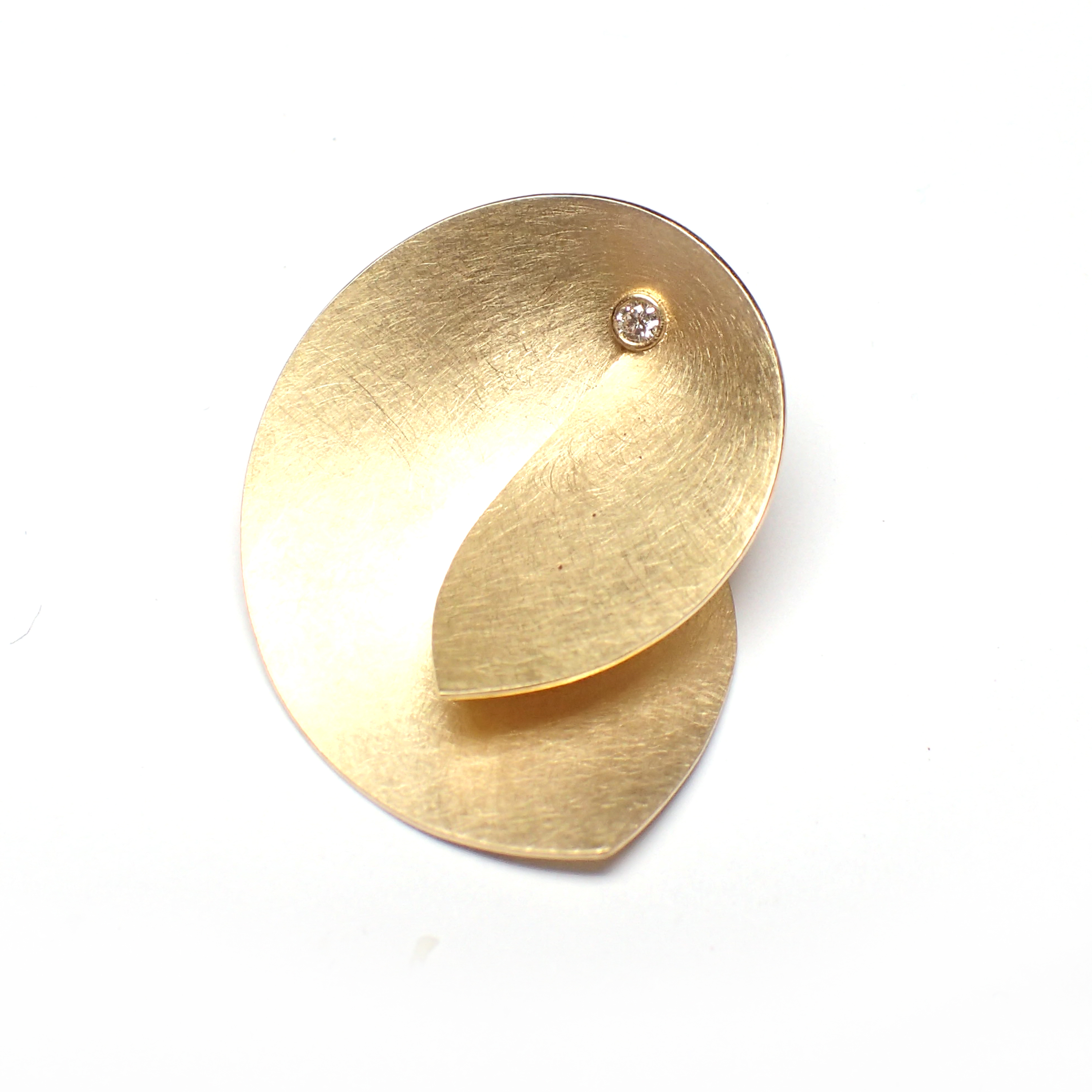Triton
 18krt geelgouden hanger met 0.02crt diamant