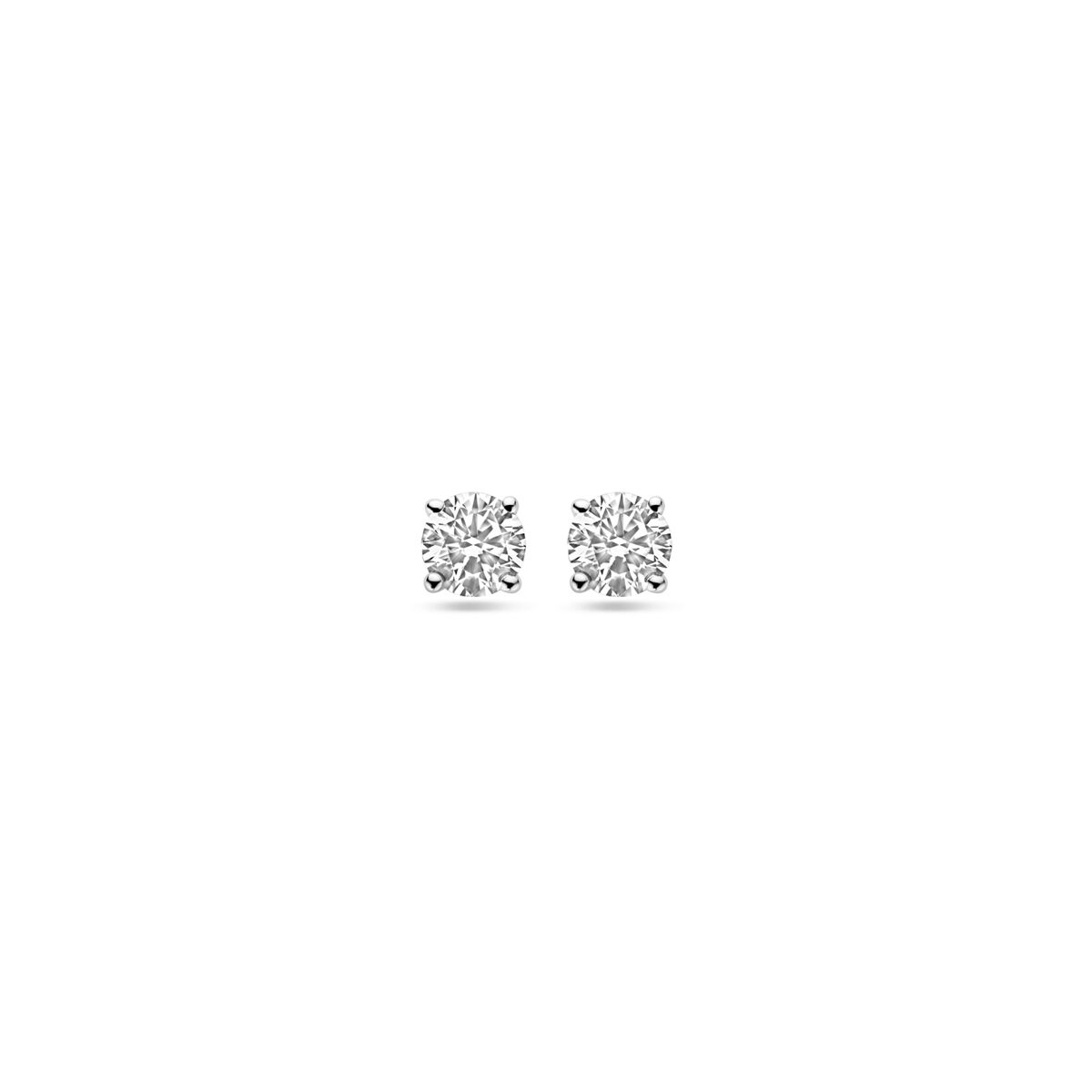14k Witgouden oorknoppen uitgevoerd met lab grown diamant. De oorknoppen hebben een diameter van 4mm. Het totale diamantgewicht is 0.50ct. Lab grown diamanten zijn diamanten die ontstaan in een laboratorium. Onder extreem hoge druk en temperatuur wordt het natuurlijk ontstaansproces nagebootst met als eindresultaat een diamant met dezelfde chemische eigenschappen maar met een andere oorsprong.