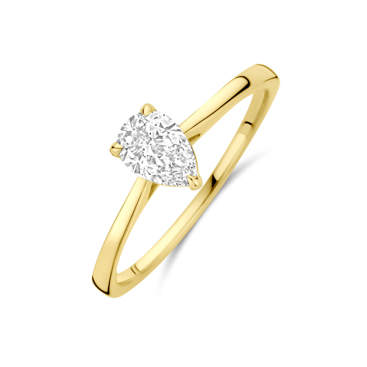 14k Geelgouden ring uitgevoerd met lab grown diamant. De ring heeft een breedte van 7mm. Het diamantgewicht is 0.50ct. Lab grown diamanten zijn diamanten die ontstaan in een laboratorium. Onder extreem hoge druk en temperatuur wordt het natuurlijk ontstaansproces nagebootst met als eindresultaat een diamant met dezelfde chemische eigenschappen maar met een andere oorsprong.