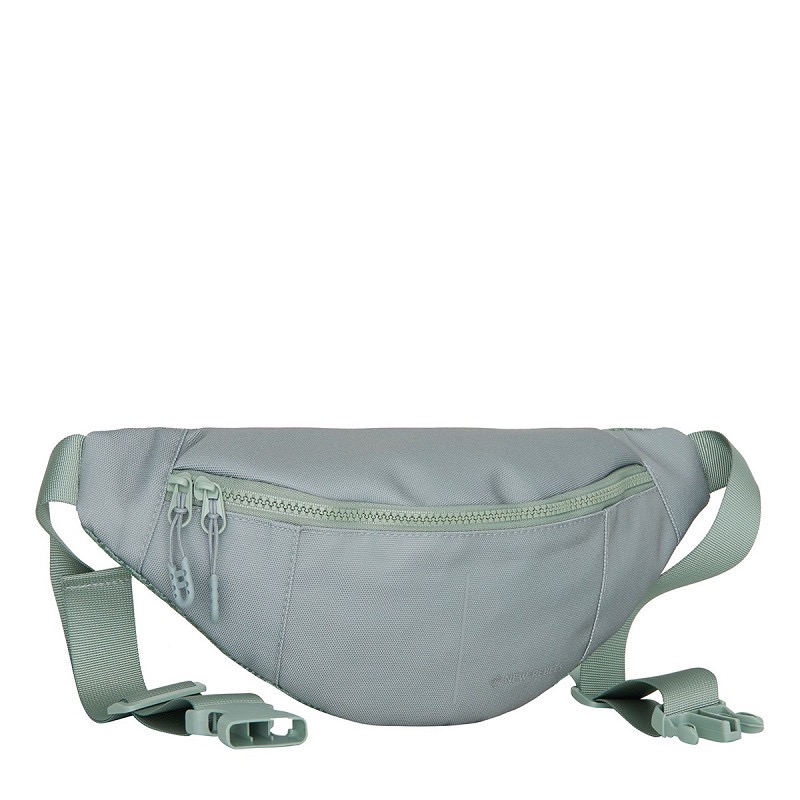 Productomschrijving
Valor - Brooklyn Waistbag
De Valor Brooklyn Waistbag van New Rebels is een compacte en stijlvolle heuptas die perfect is voor onderweg. Dankzij het waterafstotende 900D PU polyester is je persoonlijke eigendom goed beschermd tegen regen en spatwater. Met een strak design in navyblauw en meerdere vakken biedt deze tas ruimte voor je essentials zoals telefoon, sleutels en portemonnee – ideaal voor festivals, reizen of dagelijks gebruik.

Omschrijving
Valor - Brooklyn Waistbag
Kleur
Salie Green
Kleurcode
18
land van origin
CN
Maat
36x8x15cm
Materiaal
100% 900D PU Polyester water resistant

