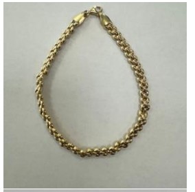 De Gouden Fantasie Armband van 19 cm met modelnummer T50-B-CBL-09 is een verfijnd sieraad dat elegantie uitstraalt. Deze armband, binnen de categorie "Jewel" en specifiek "Bracelet", is ideaal voor zowel dagelijkse als formele gelegenheden. Draag het solo voor een subtiele look of combineer met andere armbanden voor een stijlvolle gelaagdheid.