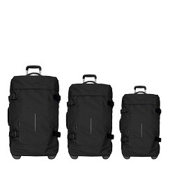Productomschrijving
Cortland Trolley Set – 3-delige kofferset (Zwart)
De Cortland Trolley Set van New Rebels is een stijlvolle en functionele 3-delige kofferset, ontworpen voor comfortabel reizen. Deze set in klassiek zwart bestaat uit drie verschillende formaten koffers, zodat je altijd de juiste maat bij de hand hebt – van korte citytrips tot lange vakanties. Gemaakt van sterk 100% polyester en voorzien van stevige wielen, ritssluitingen en een verstelbare trekstang voor moeiteloos transport.

Specificaties:

Merk: New Rebels
Model: Cortland Trolley Set – 3 stuks
Kleur: Zwart (kleurcode: 00)
Afmetingen:
Small: 50 x 33 x 21 cm
Medium: 60 x 36 x 24 cm
Large: 70 x 39 x 27 cm
Materiaal: 100% Polyester
Land van herkomst: China
Intrastatcode: 42021219
EAN/Barcode: 8721003110665
Adviesprijs: €239,95
