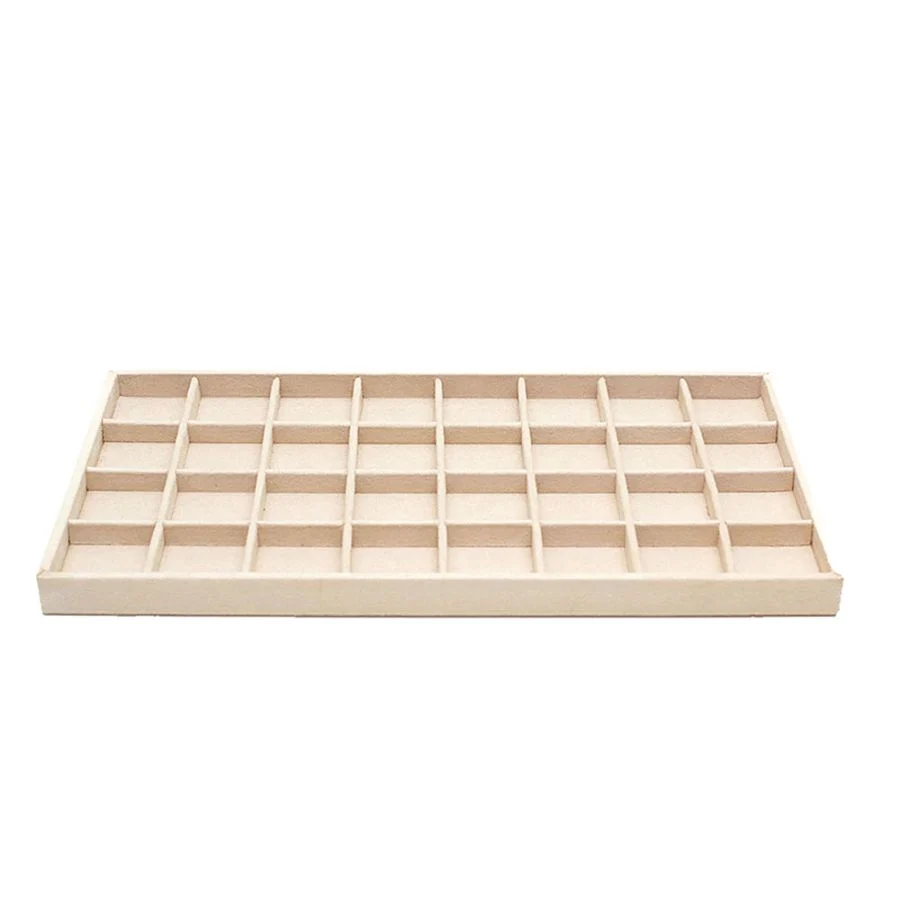 Organiseer en presenteer sieraden met de Vault Tray Earring Insert. Deze insert past perfect in alle stapelbare Vault Trays en beschikt over 32 vakjes voor oorbellen, voorzien van aanslagwerende LusterLoc™ voering.