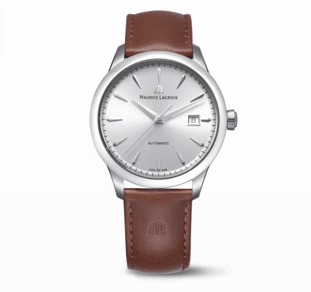 Maurice Lacroix - 756008-SS001-130-3

Bestel uw Maurice Lacroix 1975 Automatic 40mm herenhorloge direct via www.juwelierhaesen.nl. Dit Maurice Lacroix Maurice Lacroix 1975 herenhorloge is bekend onder Maurice Lacroix-referentienummer 756008-SS001-130-3 en daarnaast onder het EAN: 7630020614524. Het horloge heeft een mechanisch uurwerk met automatische opwindfunctie dat geplaatst is in een edelstalen kast. Op de grijze wijzerplaat is analoge tijdsweergave zichtbaar. Aan de kast zit een bruine lederen horlogeband met een doorn- / gespsluiting.

Het mechanisch uurwerk met automatische opwindfunctie biedt u datum-aanduiding als tijdfunctie(s). De ronde horlogekast is 100m waterdicht en voorzien van een saffierglas.