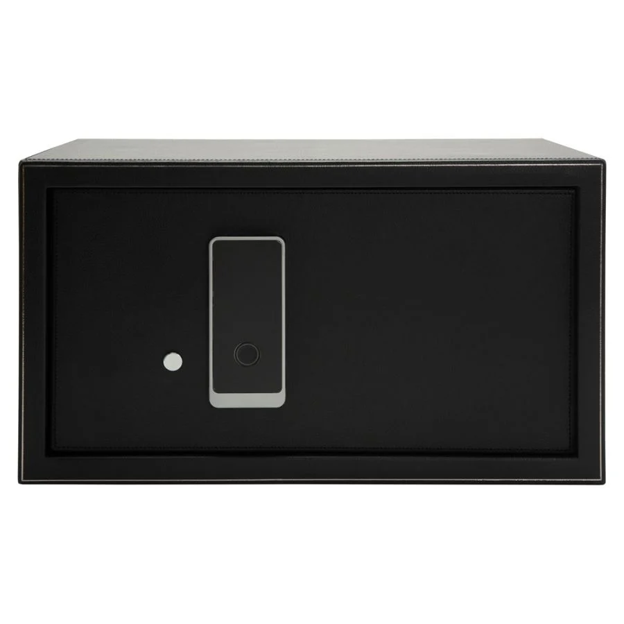 De Den 4 Piece Watch Winder Safe biedt flexibele, veilige en betrouwbare opslag voor je horloges en kostbaarheden. Alle vier de winders zijn voorgeprogrammeerd op 900 rotaties per dag, zodat je horloges altijd perfect op tijd blijven.