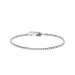 De Silk armband zilver X024 , is een elegante zilveren armband die perfect past binnen de categorie sieraden. Als een stijlvol en verfijnd juweeltype armband, kan het zowel dagelijks als voor speciale gelegenheden gedragen worden. Draag het solo voor een minimalistische look of combineer met andere sieraden voor een trendy effect. De armband is unisex draagbaar 