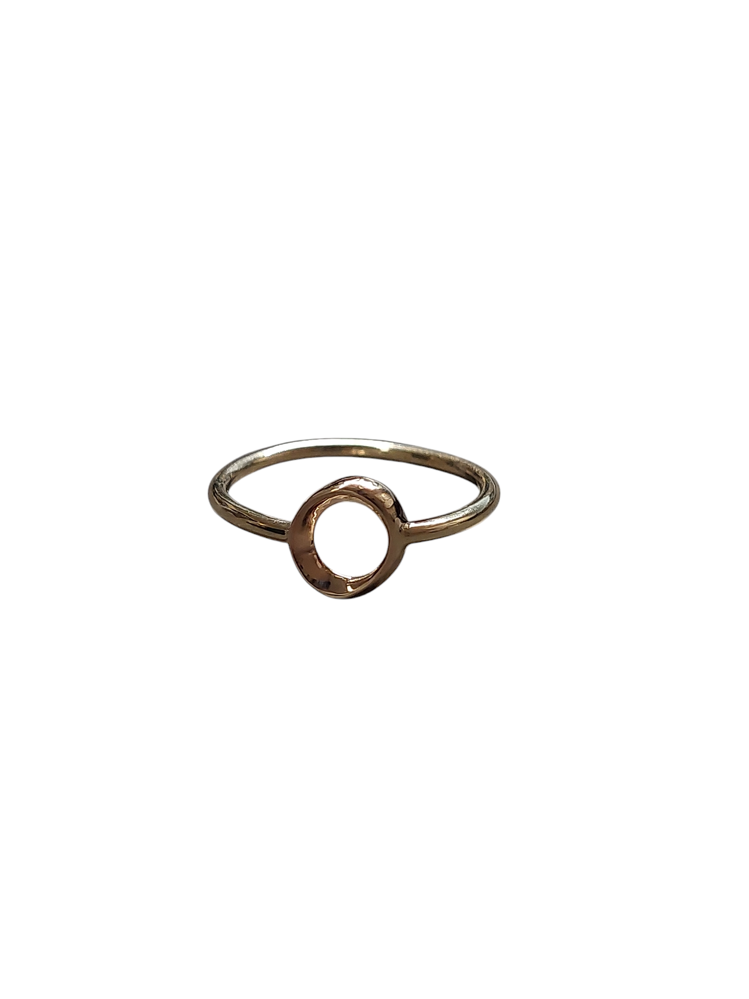 14kt gouden ring met een licht gedraaid open rondje