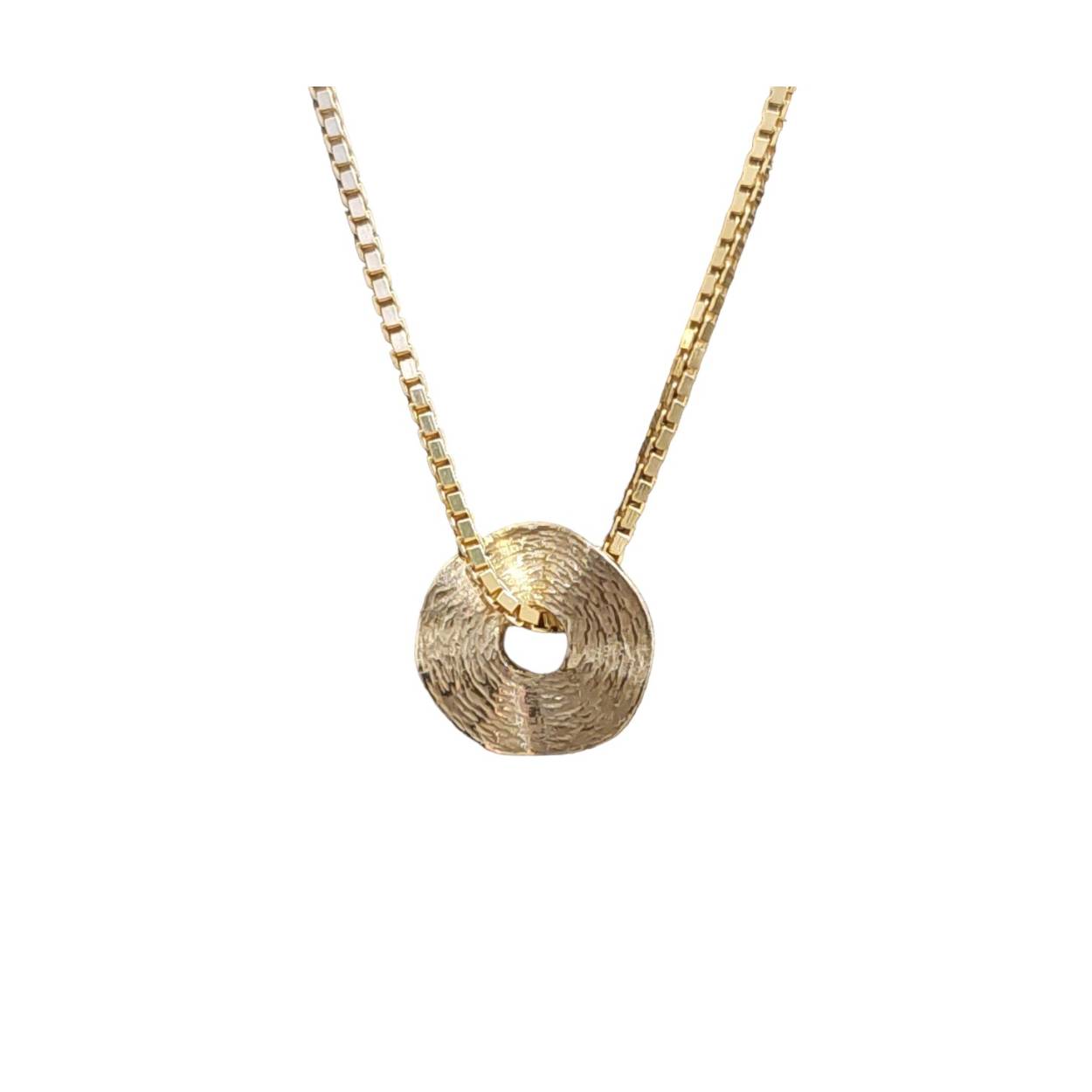 14kt gouden hanger rond met structuur