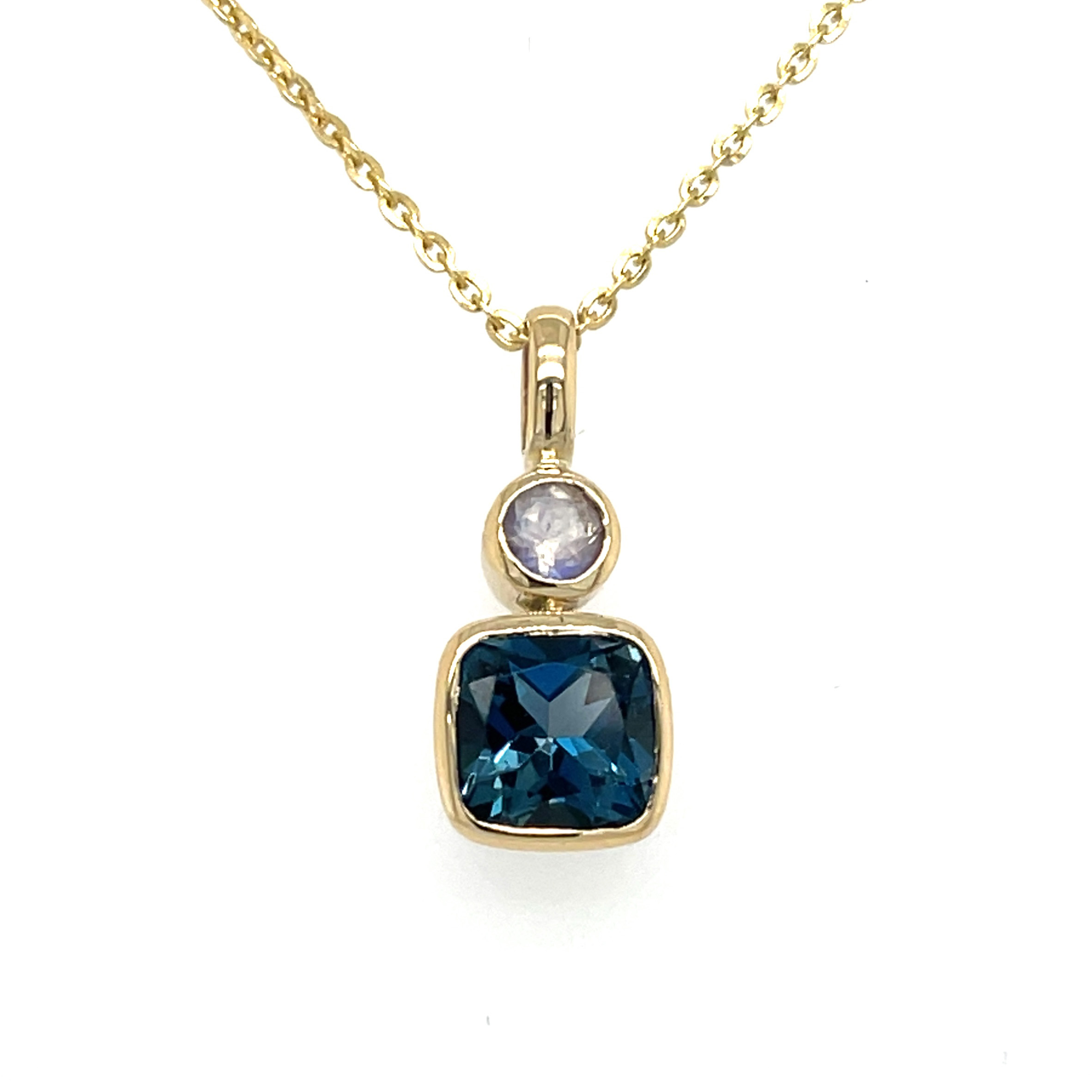 14kt gouden hanger met London Blue Topaas en Diamant