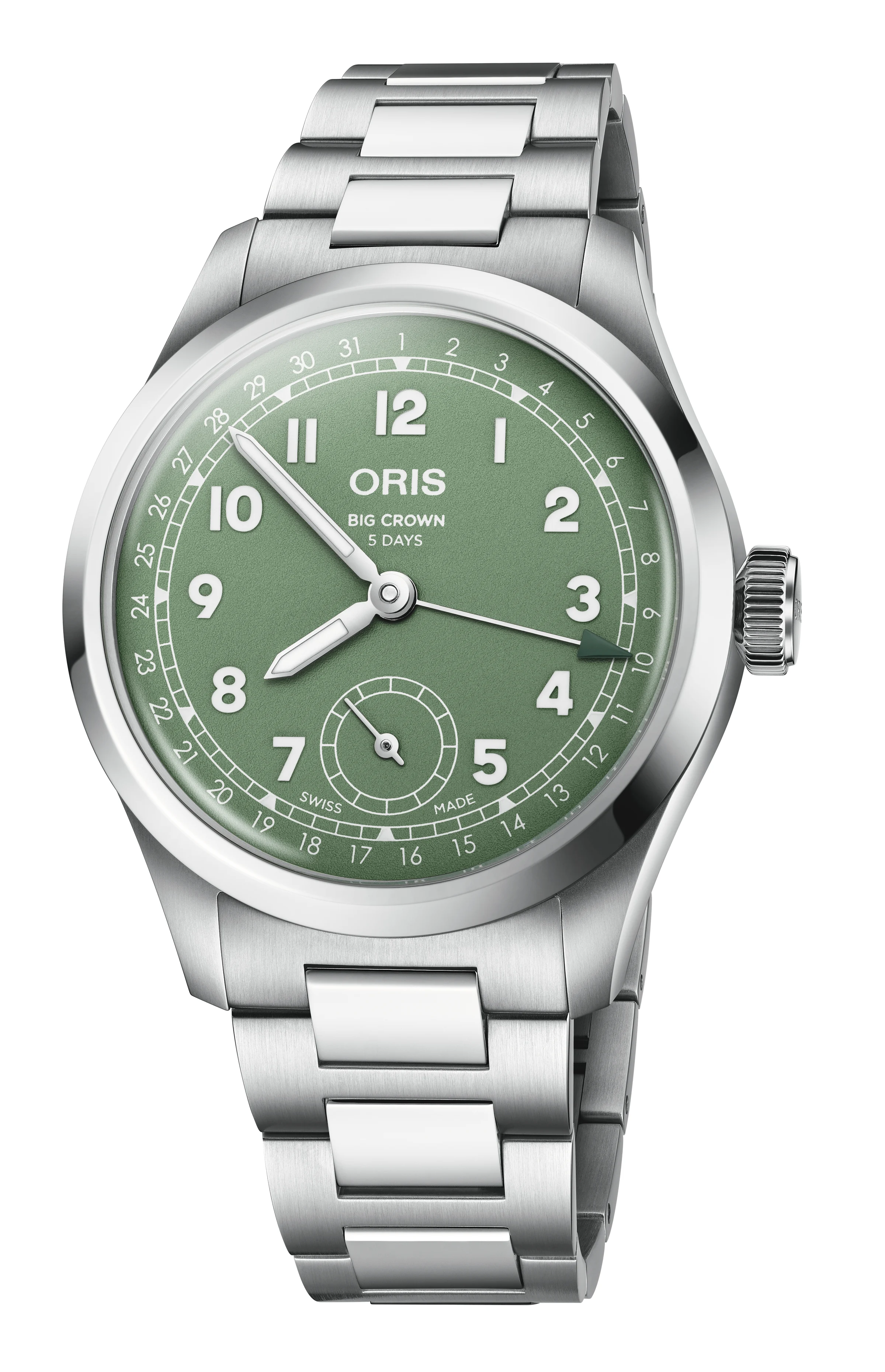 Het horloge is uitgevoerd met een 40 mm roestvrijstalen kast, voorzien van een gepolijste lunette en de iconische grote kroon. De groene wijzerplaat creëert een elegante en toch opvallende uitstraling. Het horloge beschikt over Oris’ kenmerkende Pointer Date-functie, waarbij een centrale wijzer de datum aanwijst langs de rand van de wijzerplaat – een detail dat zowel visueel als functioneel uniek is.