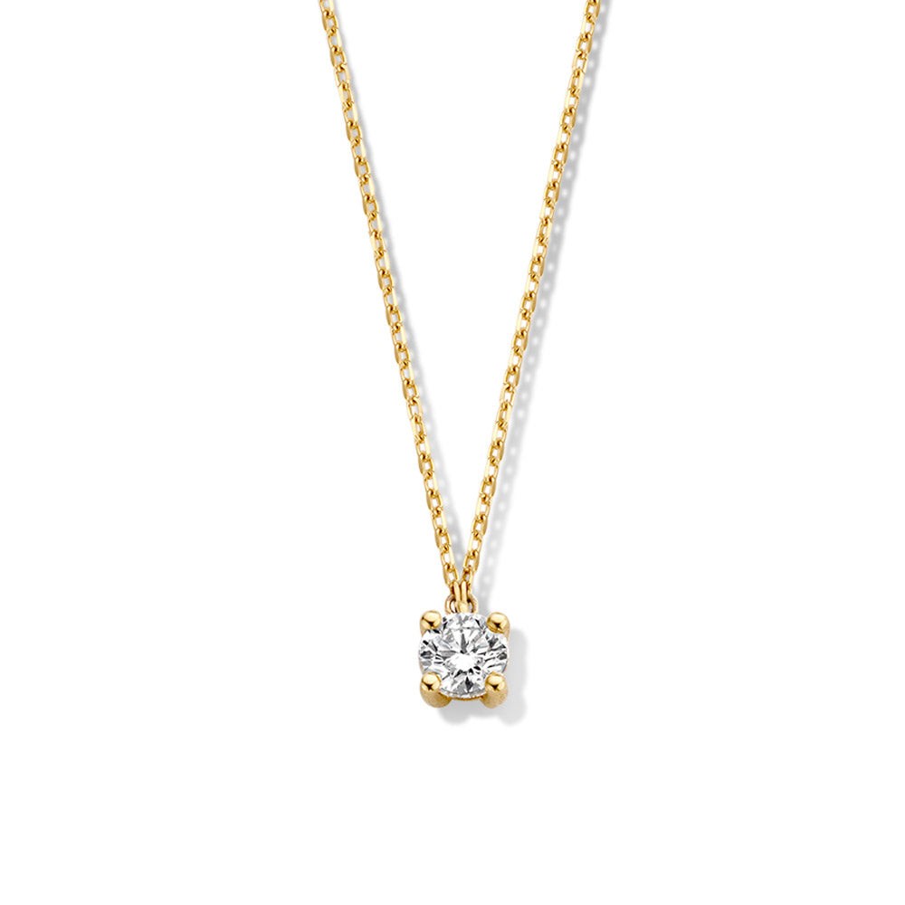 Collier Olivia in onderdeel van onze schitterende solitair serie.Deze collectie bevat solitair sieraden die stralen in hun elegantie en eenvoud. Kies zelf de gewenste steengrootte van jouw diamant.De stijlvolle Oliviahanger isin verschillende maten beschikbaar.

Bij het Olivia collier hangt de fonkelende diamant in gouden zetting aan een mooi en tegelijk sterke ketting met ankerschakel.

Collier Olivia is onderdeel van een set, in onze collectie zijn bijpassende oorbellen en een ring te vinden.
