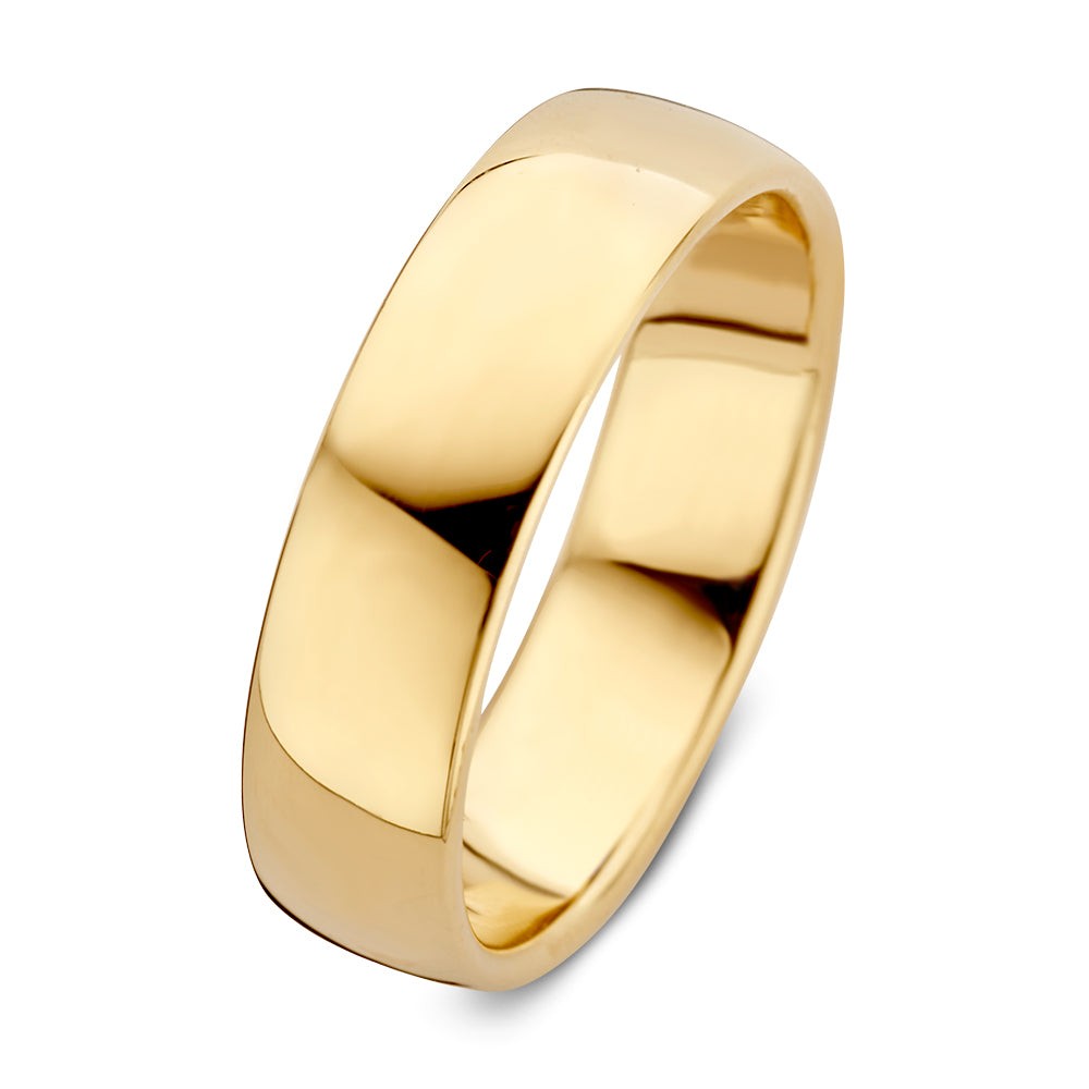 Jess is de prachtige allrounderring uit onze trouwringen collectie! Deze ring zit precies tussen een 'strakke' en 'bolle' uitstraling in.

Uiteraard volledig gecreëerd met duurzame materialen. We gebruiken uitsluitend 18 karaat gerecycled goud voor de trouwringen.En alle trouwringenen verlovingsringen zijn dankzij hun vormperfect te combineren zijn met de andere ringen uit de Aurore collectie.

De Jess is ook leverbaar in witgoud.
