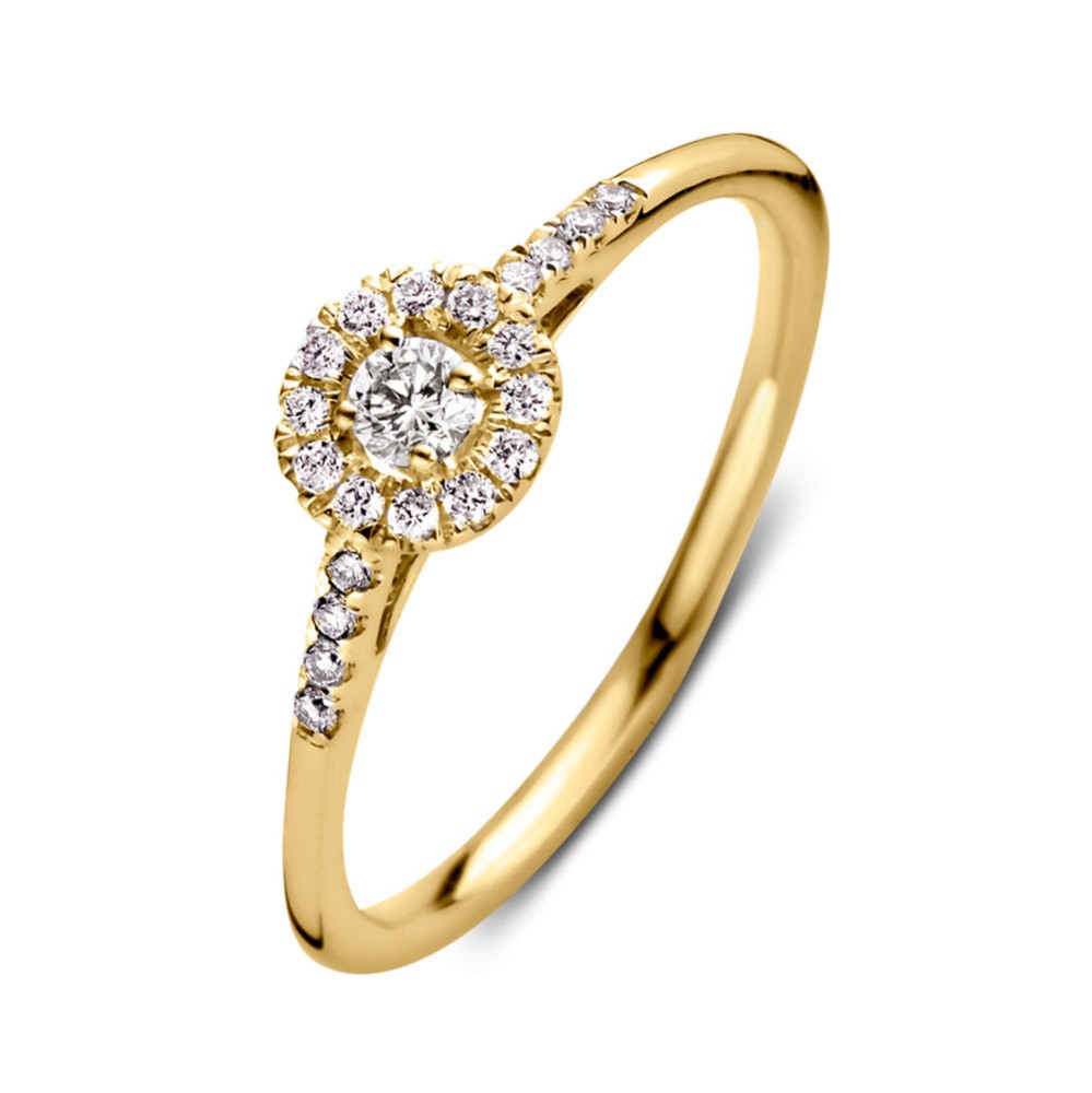 Dankzij haar stijlvolle en luxe uitstralingis ring Emma één van onze populairste ringmodellen.De ring heeft een schitterendeentourage zetting. De ronde middensteen (briljant geslepen) wordt hierbij omringd door kleinere briljanten. De zijstenen in de scheen maken het plaatje van deze luxe ring compleet! De ring heeft een sierlijke verhoogde zetting, waardoor hij perfect gecombineerd kan worden met een gladde of diamanten rijring.Combineer haar bijvoorbeeld met de verfijndeMillie ring.

Kies zelf de gewenste steengrootte van jouw diamanten. DeEmma Royal ring isin verschillende maten en goudkleuren beschikbaar. Bekijk bovendien eens deEmma ring,met gladde gouden scheen.

De Emma Royal ring onderdeel van een set, in onze collectie zijn bijpassende colliers enoorbellen te vinden.


