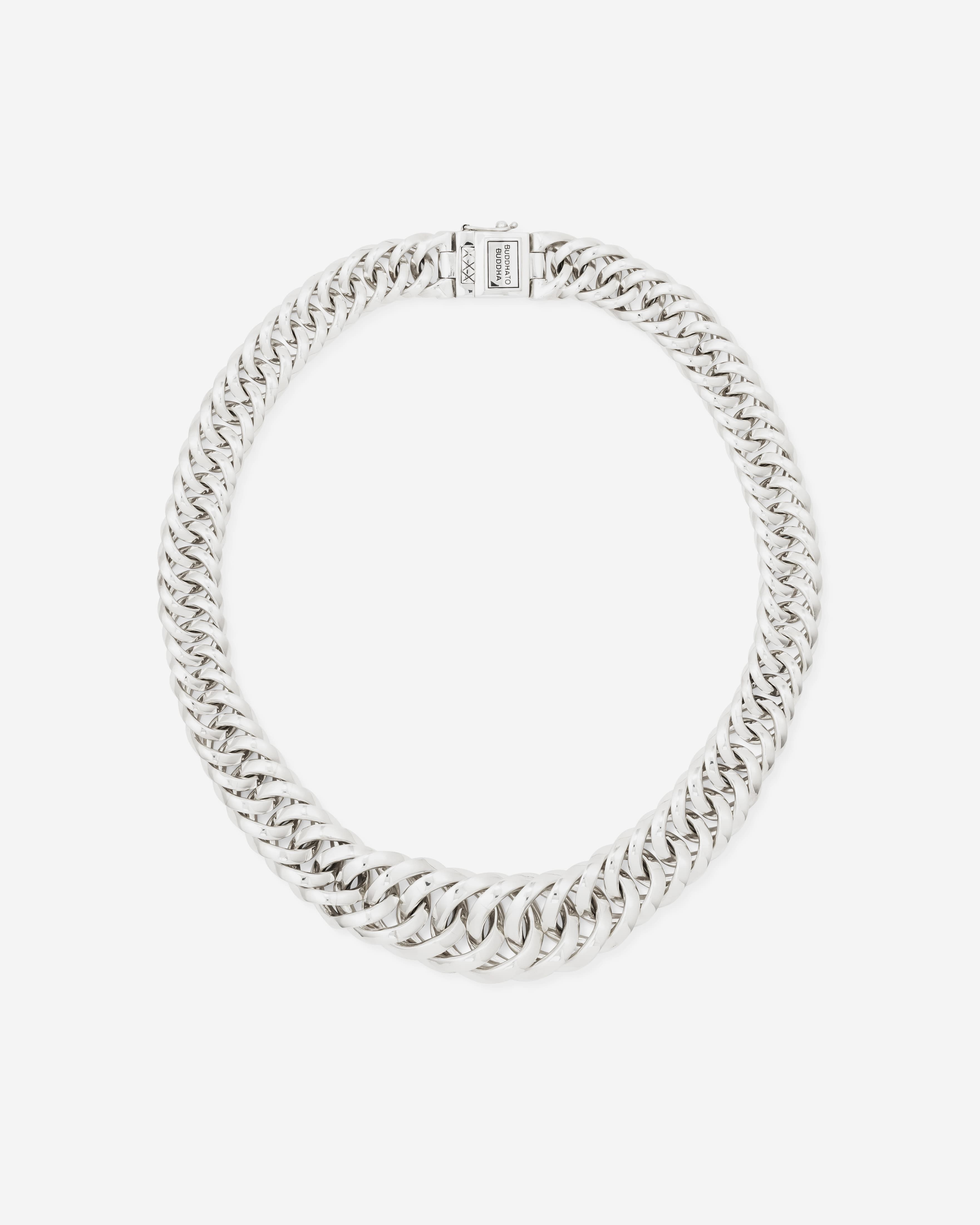 Fan van een stoere look? Dan is deze Chain Gradient Necklace dé perfecte match voor jou. De handgemaakte 925 sterling zilveren ketting is een echte eye-catcher en de schakels vormen zich mooi om de hals.