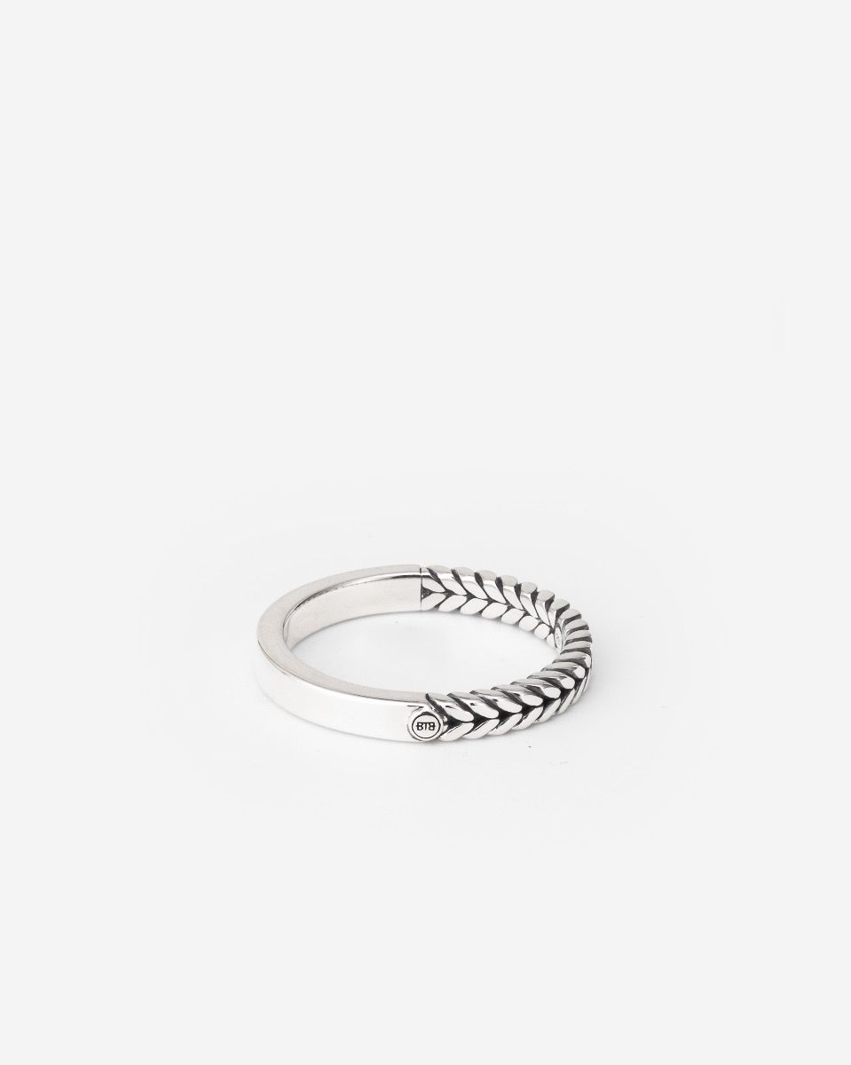 Buddha to Buddha 330 maat 16 - Barbara Mini Dual Ring Silver