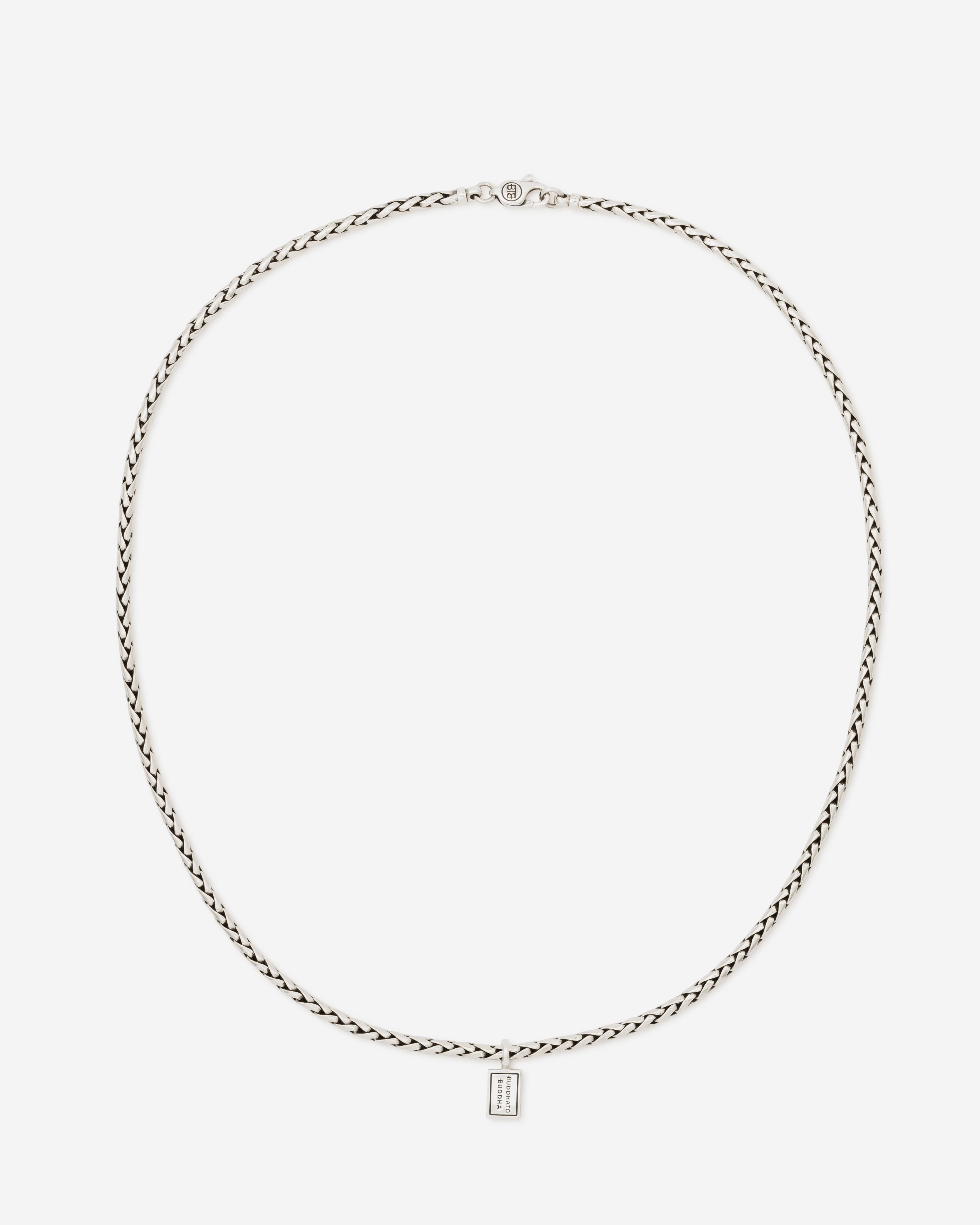 De Buddha to Buddha George XS ketting is gebaseerd op de verfijnde schakel uit de George collectie. Bekijk de subtiele manier waarop de schakels van de George collectie in elkaar haken, en dat verkrijgbaar in de vorm van een prachtige zilveren ketting! Sterk, soepel en bovenal tijdloos! Deze zilveren ketting is erg goed te combineren met overige Buddha to Buddha artikelen.