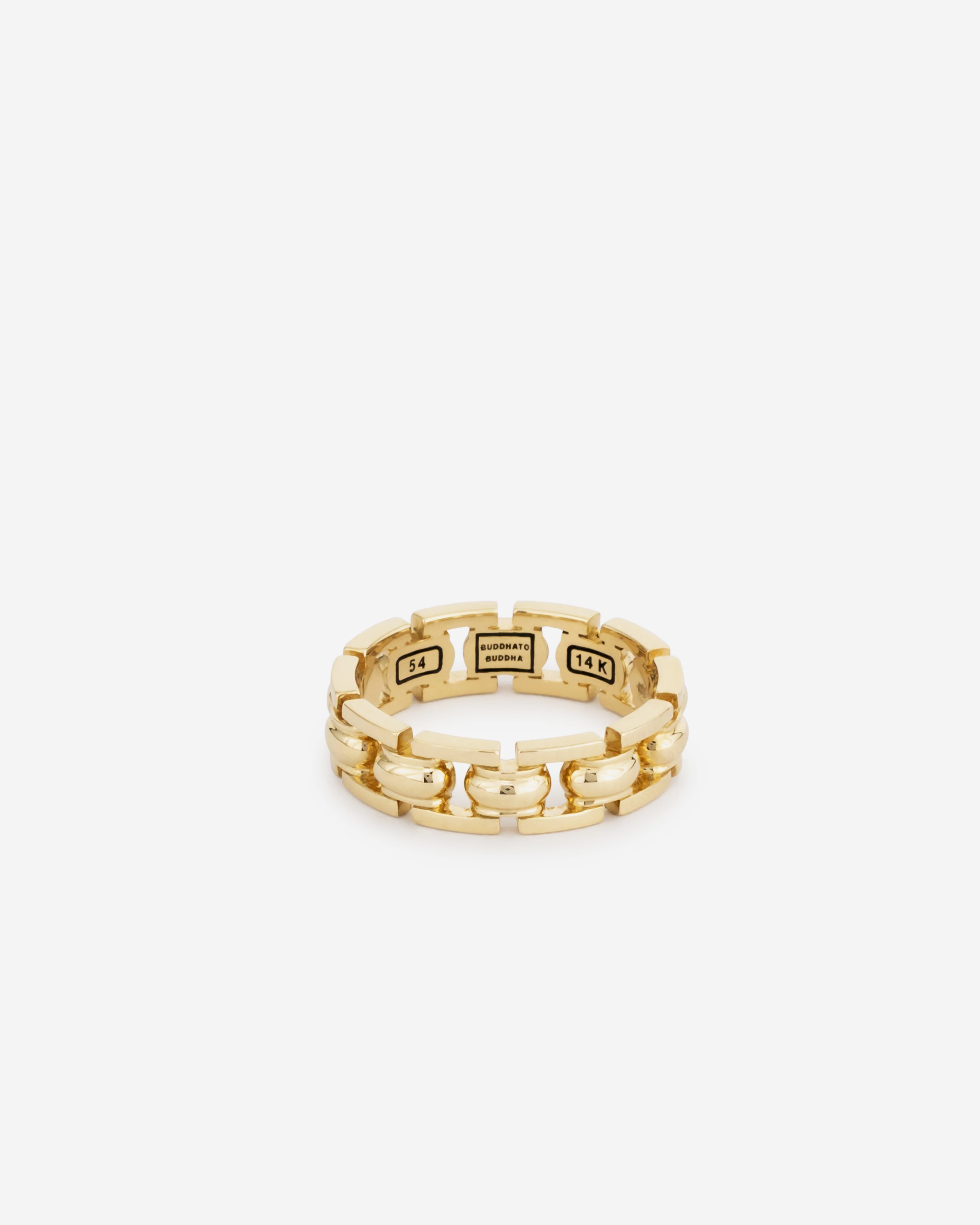Omgetoverd in 14 karaat geelgoud; de gouden Batul ring is afgeleid van de Batul schakel uit de bestselling Heritage collectie. Handgemaakt door goudsmeden en gevormd tot een bijzonder sieraad voor dames. Schoonheid, kwaliteit en tijdloos design, dat is waar deze modieuze dames ring voor staat! Deze ring valt in de categorie smalle ringen.