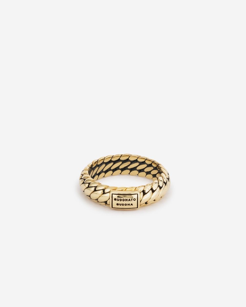 Geïnspireerd door de Ben - een iconische Buddha to Buddha collectie – is de Ben ring verfijnd en vervaardigd in 14k puur goud. Handgemaakt door goudsmeden en gevormd tot een bijzonder sieraad voor dames. Schoonheid, kwaliteit en tijdloos design, dat is waar deze modieuze dames armband voor staat! Deze ring valt in de categorie smalle ringen.