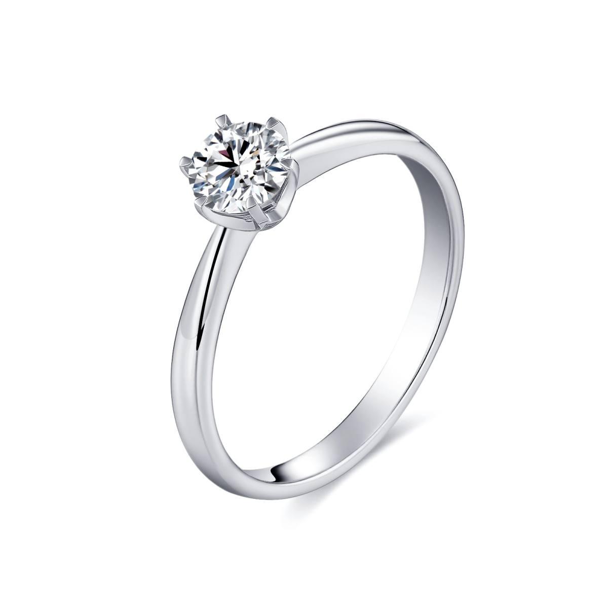 De Labgrown Daily Essentials solitairering, modelnummer NPLR002-54, is een prachtige nieuwe ring van 14-karaats goud, verkrijgbaar in maat 54. De zilverkleurige uitstraling en de 0.50 CT edelsteen maken het een elegante toevoeging aan elke outfit. Draag hem solo voor een verfijnde look of combineer met andere sieraden voor een stijlvolle touch.