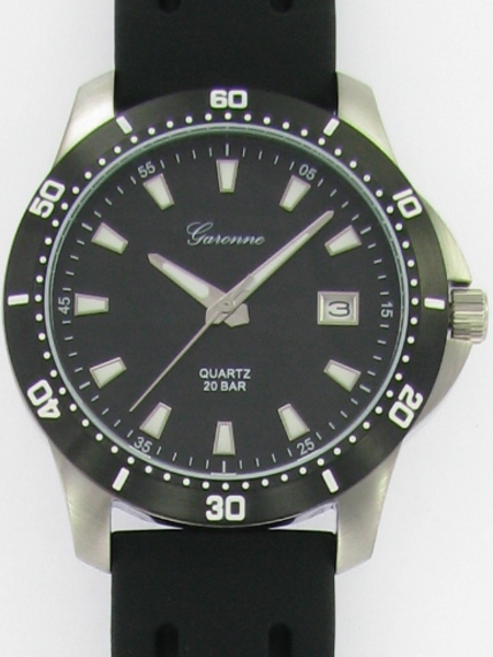 Dit horloge is van het merk Garonne.