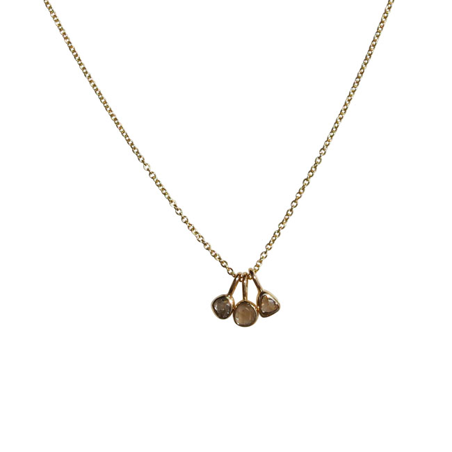 De Fantasie Hanger Roos Geslepen Diamant, modelnummer PG-311-DIA, is een verfijnde en elegante hanger in de categorie juwelen, speciaal als sieraad ontworpen om als hanger te dragen. Perfect voor dagelijks gebruik of speciale gelegenheden. Combineer het met een subtiele ketting om de schittering van de diamant te benadrukken en je look te verrijken.

prijs per stuk.