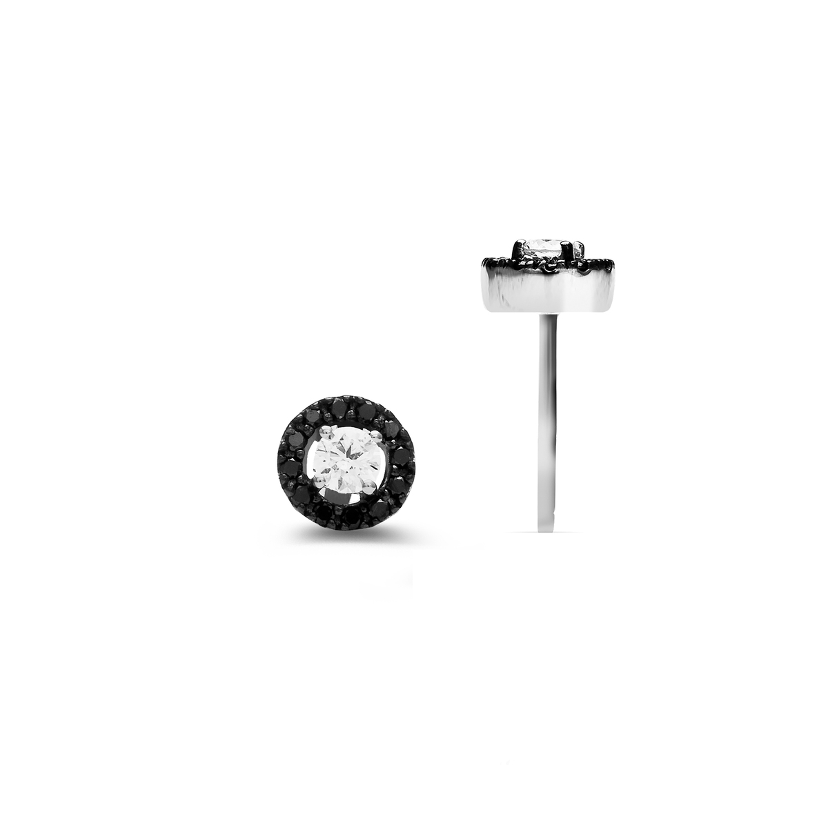 Deze prachtige Oorbelstekers van One More, modelnummer 47607/A, zijn gemaakt van 18 karaat witgoud en bezet met zowel zwarte als witte diamanten met een totaal karaatgewicht van 0,33 ct. Perfect voor een elegante uitstraling, ideaal voor zowel formele gelegenheden als een chique alledaagse look. Draag ze om een verfijnde en luxueuze stijl te benadrukken.
