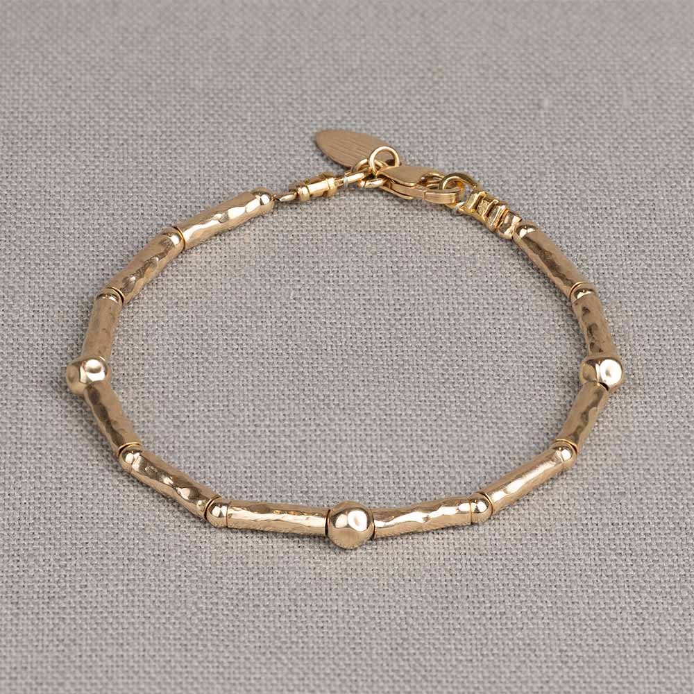 Armband buisjes van Jeh Jewels gemaakt van Goldfilled. Combineer deze armband met het bijpassende collier voor een complete look!