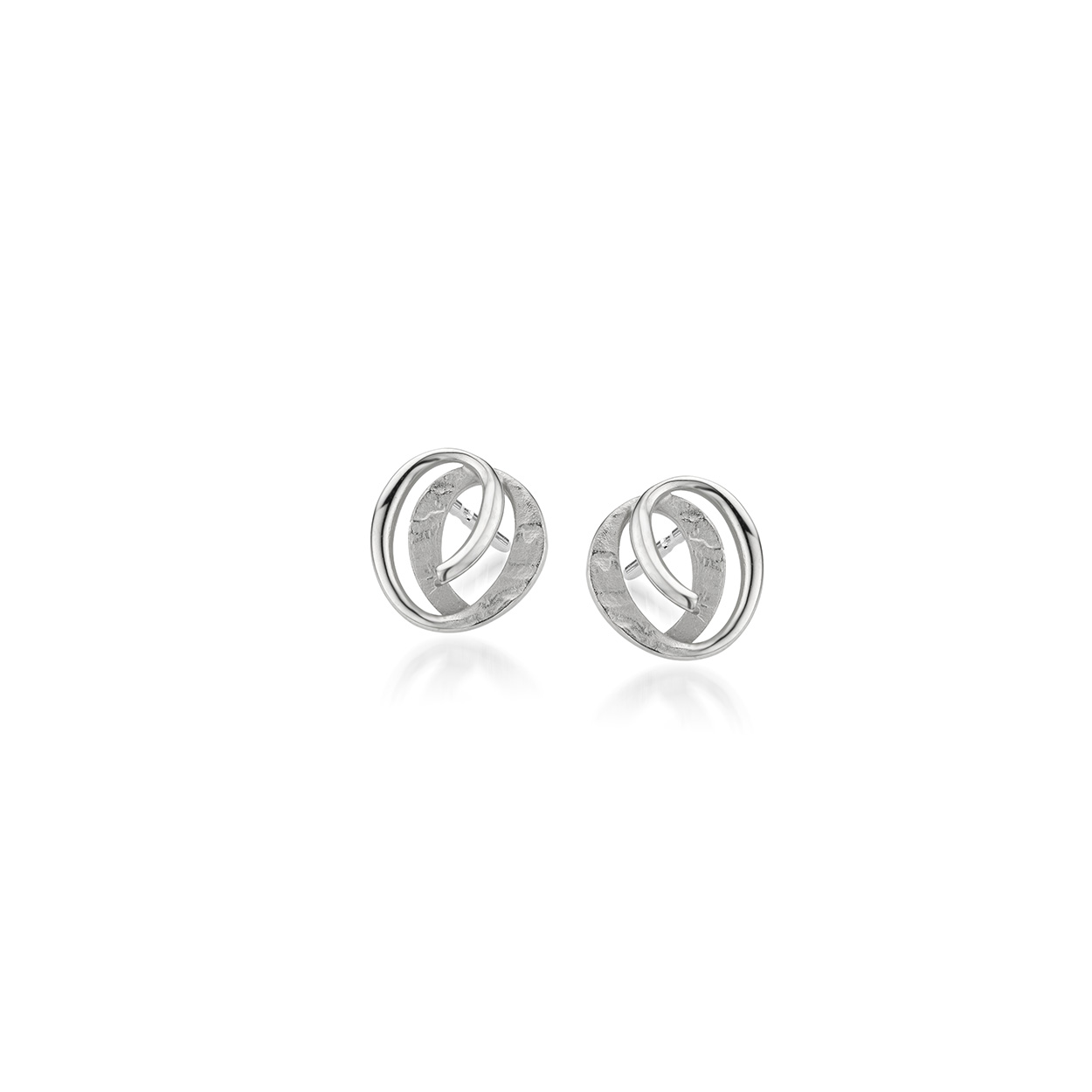 De BREUNING oorstekers, modelnummer 78835, zijn prachtige zilverkleurige oorbellen gemaakt van zilver. 