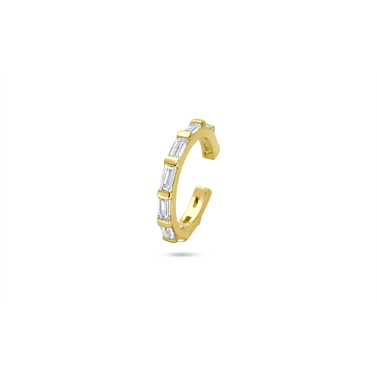 Verguld geel op 925 zilveren ear cuff uitgevoerd met zirkonia en heeft een afmeting van 14.5x2mm. Geen garantie op plating.