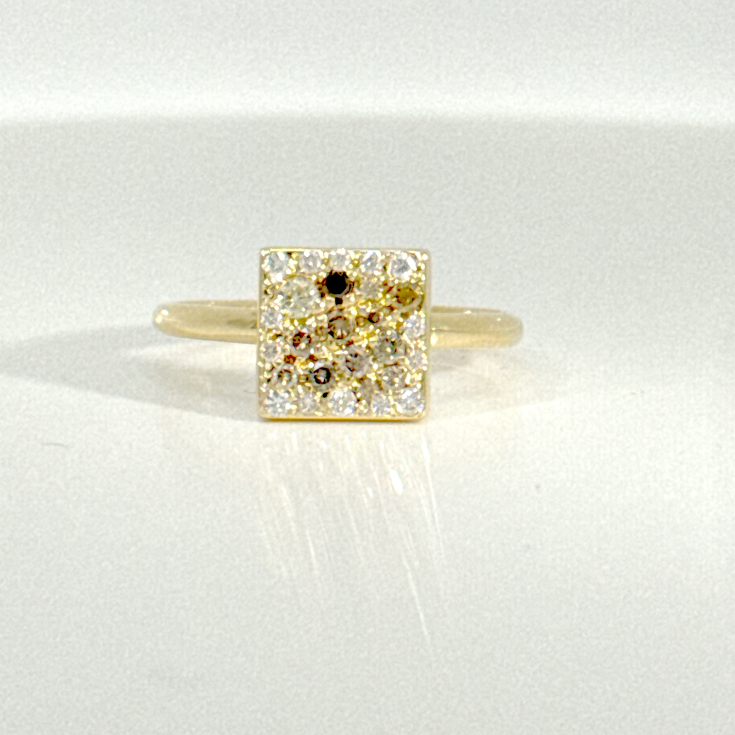 ring in geel goud 18kt bezet met diamant 0.55ct in verschillende kleuren