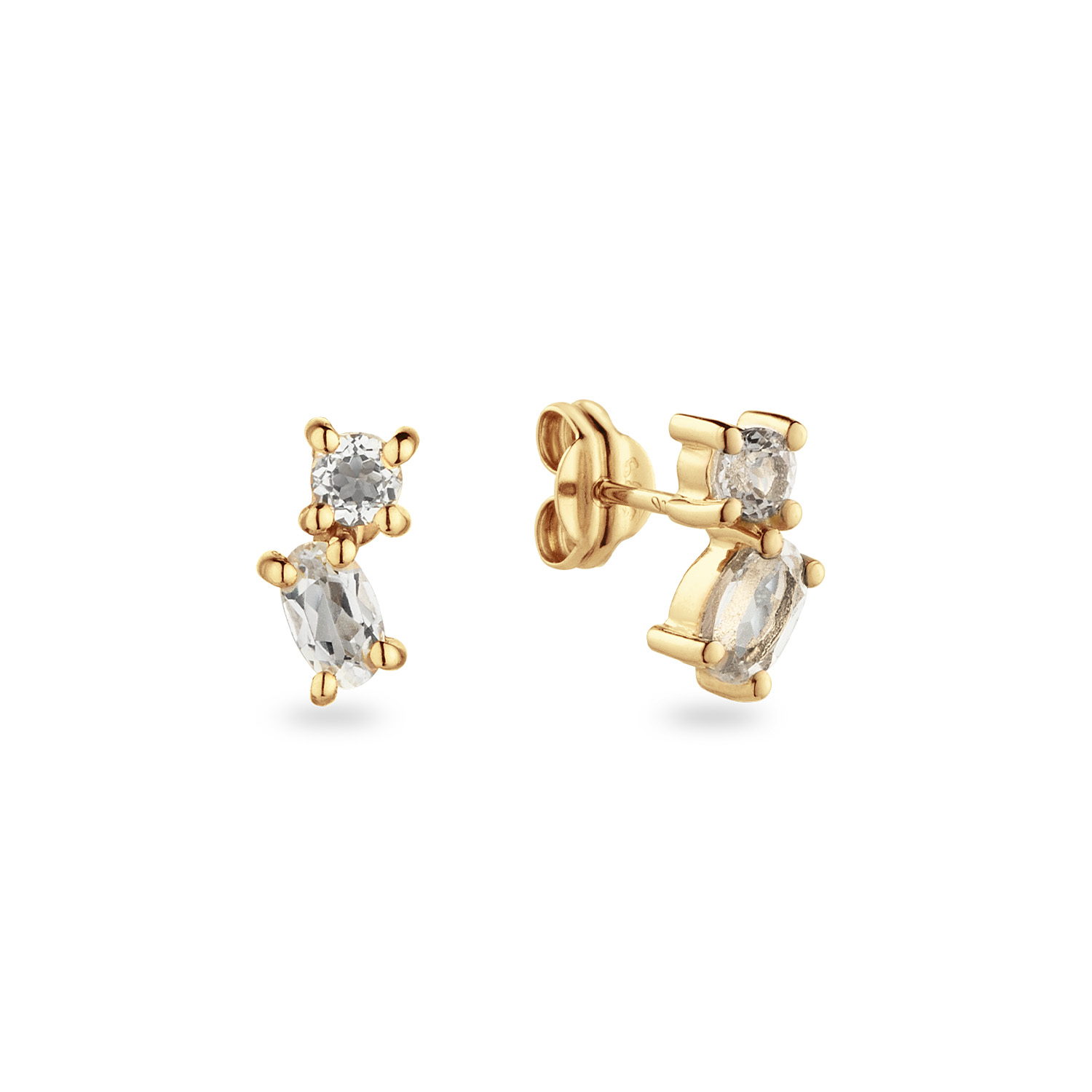 De 14 karaat gouden oorstekers met een ronde en druppelvormige white Topaz laten je schitteren door jezelf te zijn. Perfect te combineren met de bijpassende ketting. I love it! 

Venetian Diary. Als je aan een betoverende stad denkt, waar je kunt verdwalen in smalle straatjes en waar gondels je meenemen langs de mooiste gebouwen en architectuur. Waar op iedere hoek iemand spontaan in een serenade kan uitbarsten. Aan welke stad denk je dan? Juist, het Italiaanse Venetië. Mysterieus, betoverend en romantisch. Een stad met elegante grachten, prachtige pleinen en kleurrijke mensen. Een stad waar ik mijn hart aan heb verloren. 

Het merk
Jackie is hét 14 karaat gouden on trend sieradenmerk. De collecties zijn geïnspireerd op de reizen die ik maak, van stedentrips tot exotische oorden. Elk gouden sieraad is helemaal van nu, handgemaakt door Europese goudsmeden en vervaardigd van overwegend gerecycled goud met echte edelstenen en zoetwaterparels. Elke collectie is dan ook met veel liefde en passie samengesteld. Mijn Jackie sieraden zijn de perfecte finishing touch voor iedere outfit!

Specificaties
- Oorstekers
- Materiaal: 14 Karaat - Geelgoud - 585
- Festive Sparkling Earstuds
- White Topaz