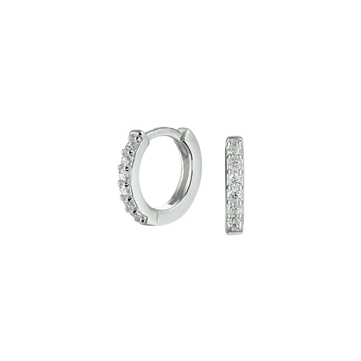 De ZILVER OORSIERADEN is voorzien van zilverkleurige creool oorbellen.mHun lichte gewicht  maakt ze comfortabel voor dagelijks gebruik. Perfect voor zowel casual als formele gelegenheden. Draag ze met opgeheven haar voor maximale impact.