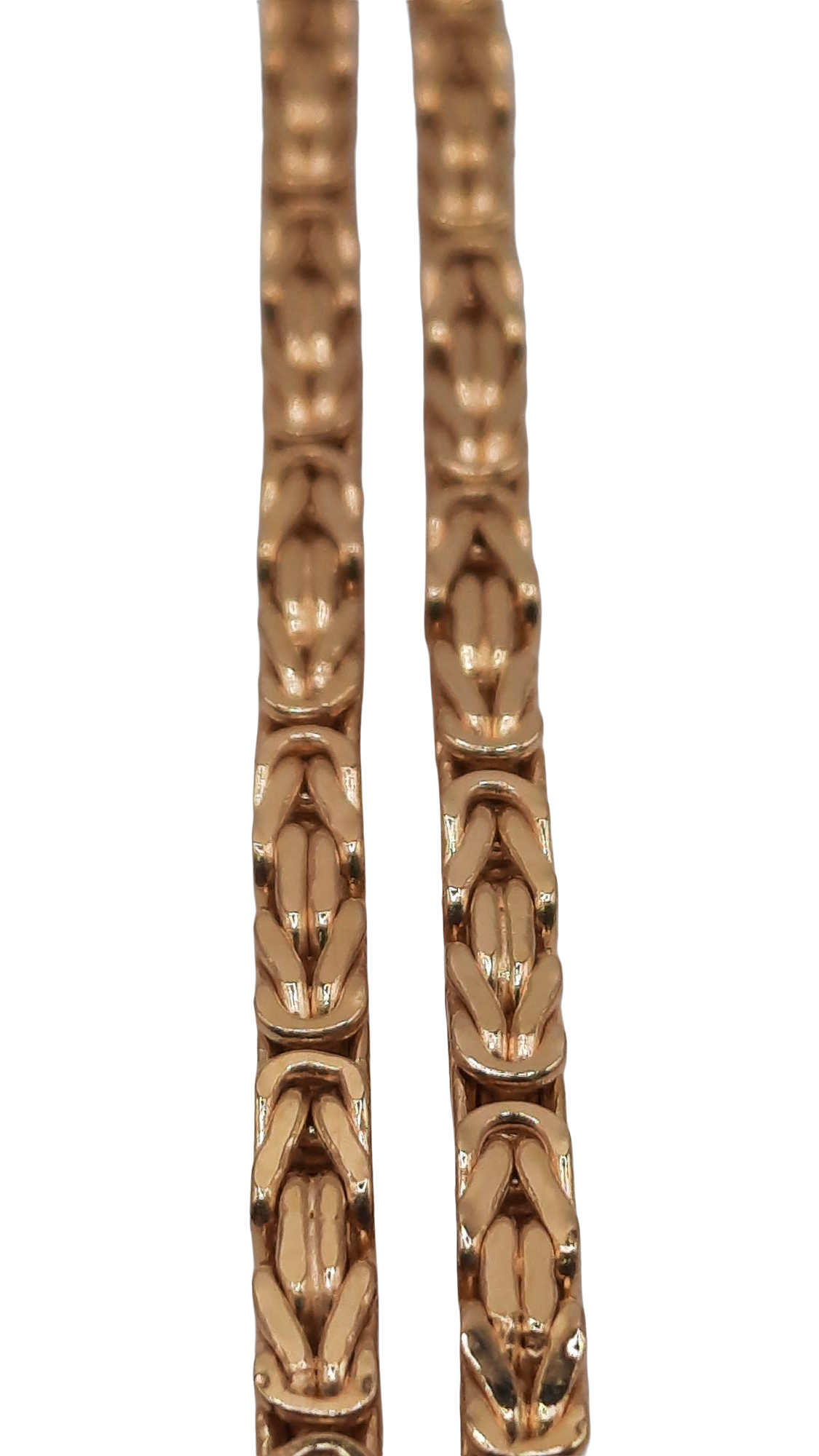 De gouden ketting, modelnummer BREA-JOY-0002892, is gemaakt van 14-karaats goud, glanzend afgewerkt en heeft een diepte van 3,3 mm. Met een lengte van 60 cm en een gewicht van 21 gram is deze ketting perfect voor dagelijks gebruik of speciale gelegenheden. Draag hem solo of met hangers voor een elegante uitstraling.