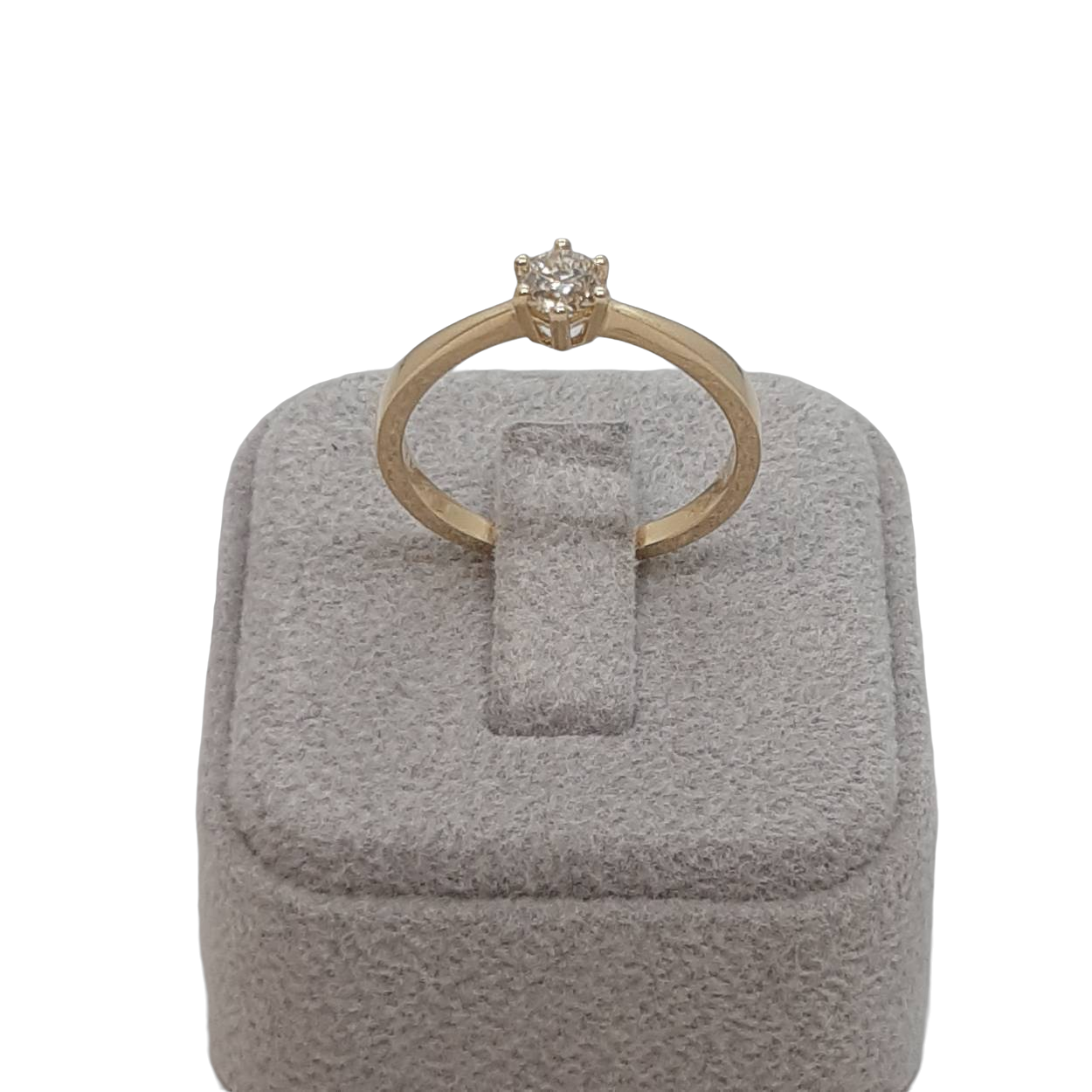 De verlovingsring met modelnummer BREA-0002856 is een prachtige gouden ring van 14 karaat met een glanzende afwerking. De ring bevat een schitterende, ronde diamant van 0.3 karaat, kleur F en zuiverheid SI1. Draag deze elegante ring op speciale gelegenheden, of dagelijks, om een verfijnde en tijdloze uitstraling te creëren. Ringmaat: 54.