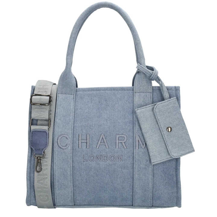 De Charm London Bond Shopper is een elegante en functionele tas, perfect voor dagelijks gebruik. Dankzij het compacte formaat neem je hem gemakkelijk overal mee naartoe. De verstelbare en afneembare schouderband zorgt ervoor dat je de tas op verschillende manieren kunt dragen.

De tas heeft een overzichtelijke indeling met een ritsvak en twee insteekvakken aan de binnenkant, zodat je essentials altijd goed georganiseerd blijven. Aan de achterkant bevindt zich een extra ritsvak, handig voor spullen die je snel bij de hand wilt hebben. De tas sluit veilig af met een rits, zodat je spullen goed opgeborgen blijven.

Kenmerken:

Compact en praktisch design
Verstelbare en afneembare schouderband
Afsluitbaar met rits
Binnenvak met rits en twee insteekvakken
Achterritsvak voor extra opbergruimte