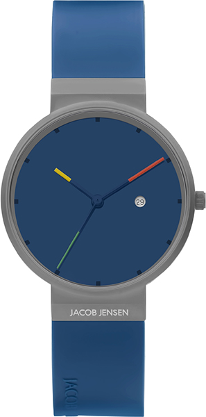 Dit Jacob Jensen horloge heeft een titanium kast met een diameter van 36mm en is voorzien van een rubberen band. In de kast bevindt zich een kwaliteitsuurwerk en is afgewerkt met saffierglas.