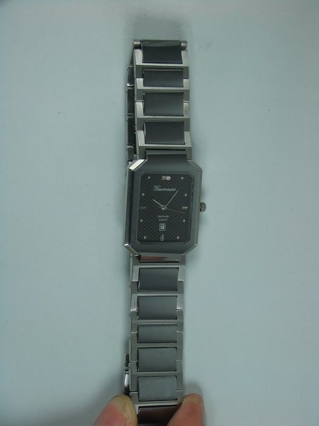 Dit horloge is van het merk Garonne.