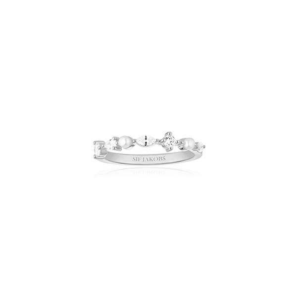 Dit is een ring van het merk Sif Jakobs gemaakt voor dames.
De specificaties zijn als volgt:
Ringmaat: 56
Waterdichtheid: 2ATM