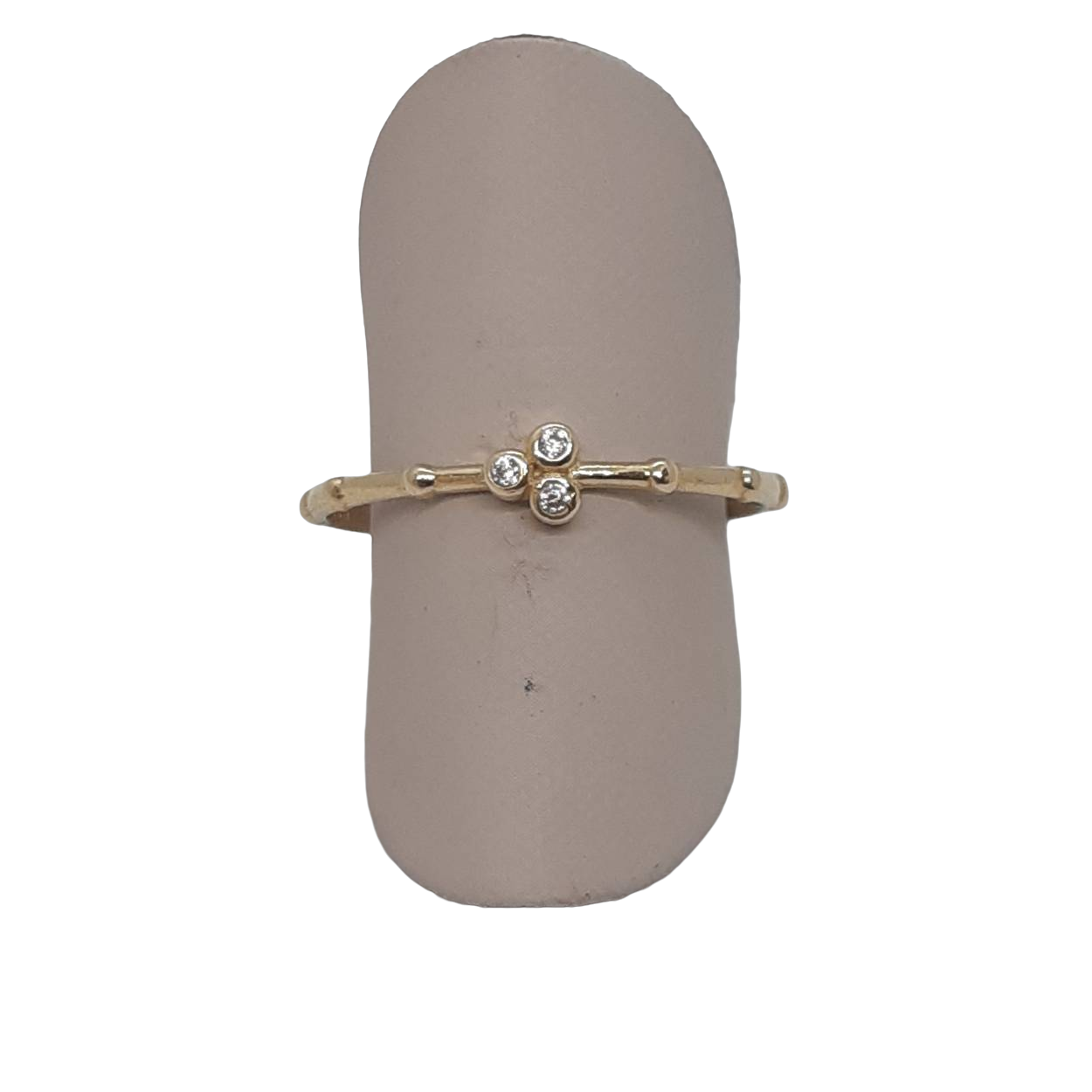Product Omschrijving: Deze gouden damesring, modelnummer BREA-JOY-0002847, is gemaakt van hoogwaardig 14-karaats goud met een glanzende afwerking. De ring heeft een breedte van 1,6 mm en is maat 54. Perfect voor dagelijks gebruik of speciale gelegenheden, deze elegante ring voegt een vleugje verfijning toe aan elke outfit. Ideaal te dragen solo of gecombineerd met andere sieraden.