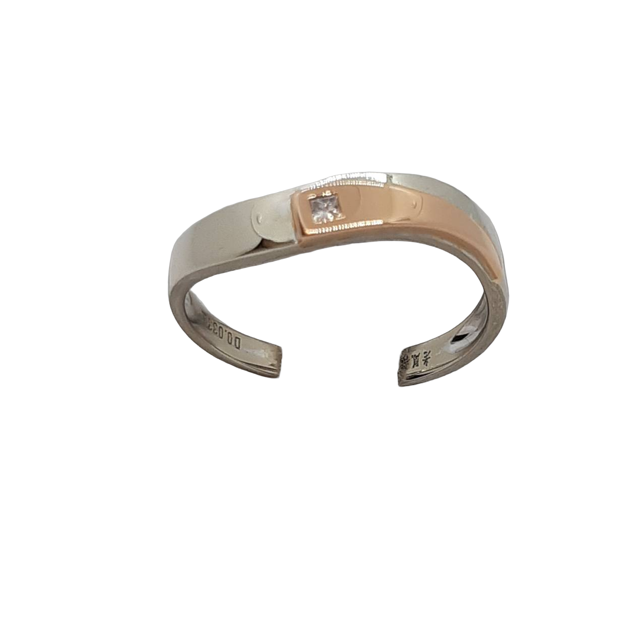 Deze diamant ring, modelnummer BREA-0002831, straalt elegantie uit met een 0.33 karaat F-kleur SI1 zuiverheid prinsesgeslepen diamant. Vervaardigd uit 18kt witgoud, is deze 14 karaat ring perfect voor dagelijks gebruik of speciale gelegenheden. Draag deze verleidelijke ring als een statement stuk of als onderdeel van een gelaagde look voor een verfijnde uitstraling.