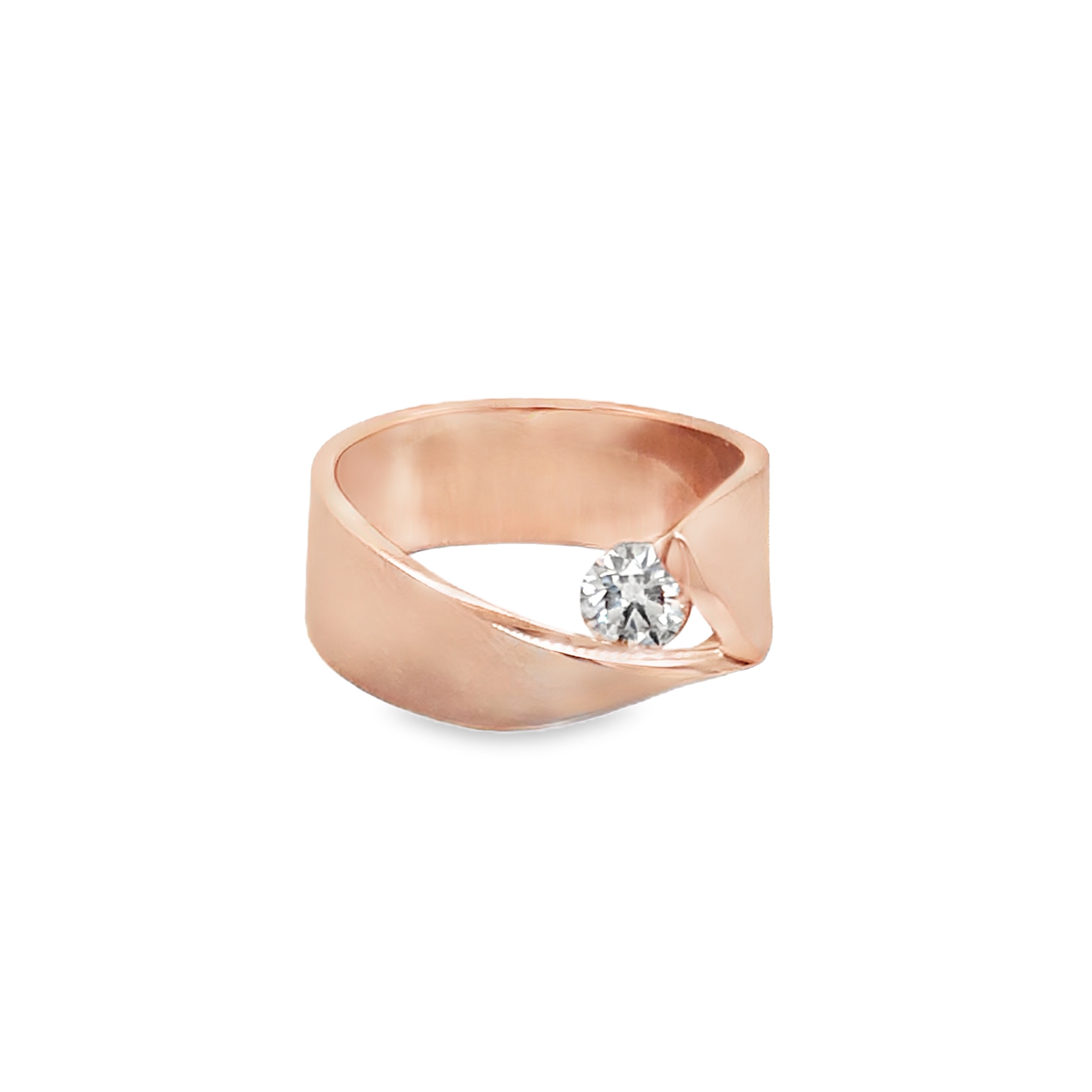 Dieser elegante Ring in 750/000 Rotgold enthält einen champagnerfarbenen Brillanten von 0,30ct und stammt aus der Kollektion Vincent vanHees. Tragen Sie ihn am besten als auffälliges Statement-Stück zu einem klassischen oder schicken Outfit. Perfekt für besondere Anlässe oder um tägliche Looks zu veredeln. Ein Muss für Schmuckliebhaber!