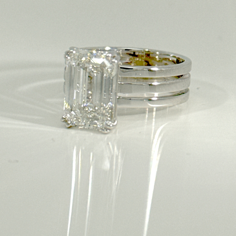 Verlovingsring met lab grown emerald 5.09ct Wit goud