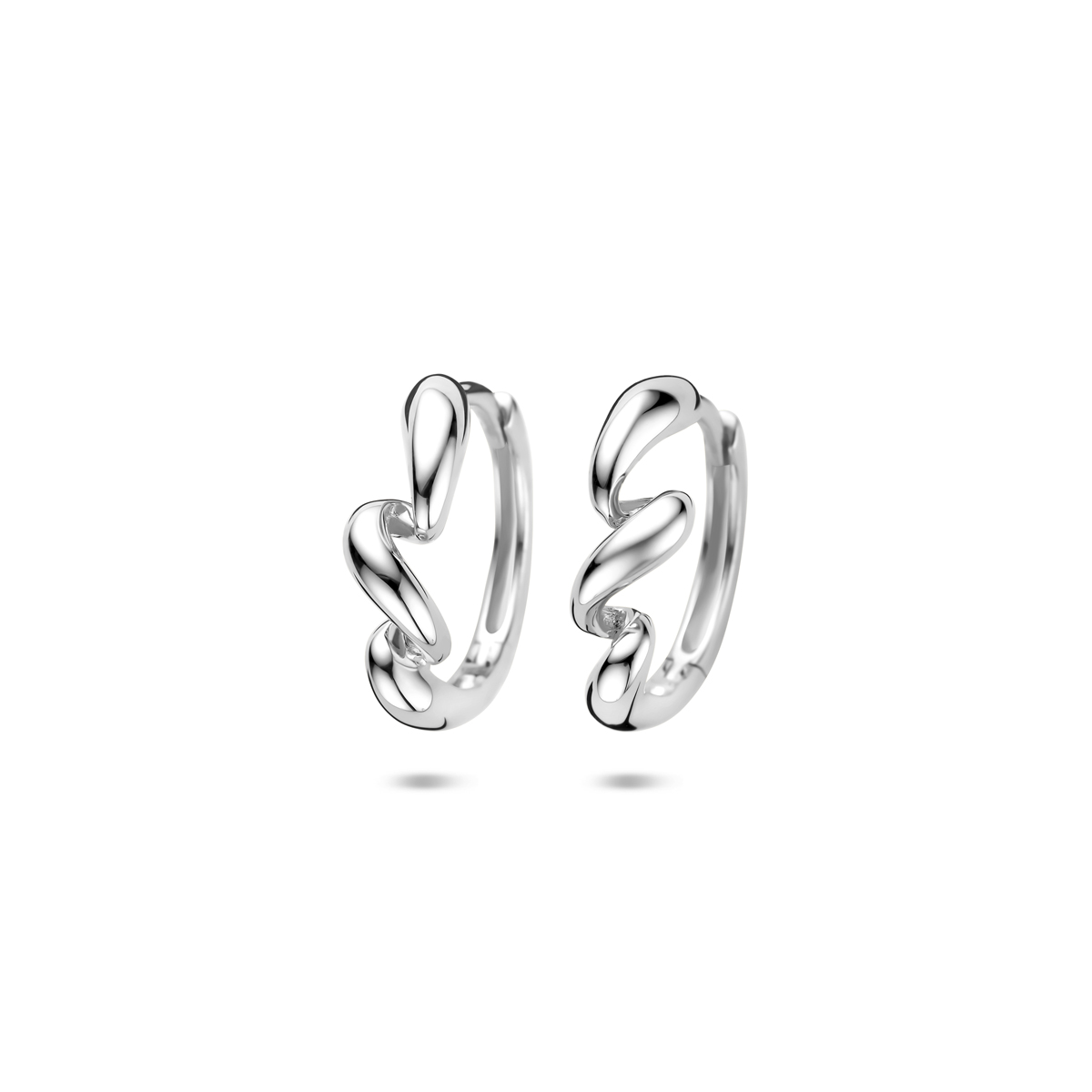 Gerhodineerd 925 zilveren klapoorringen met een afmeting van 16x4.5mm.