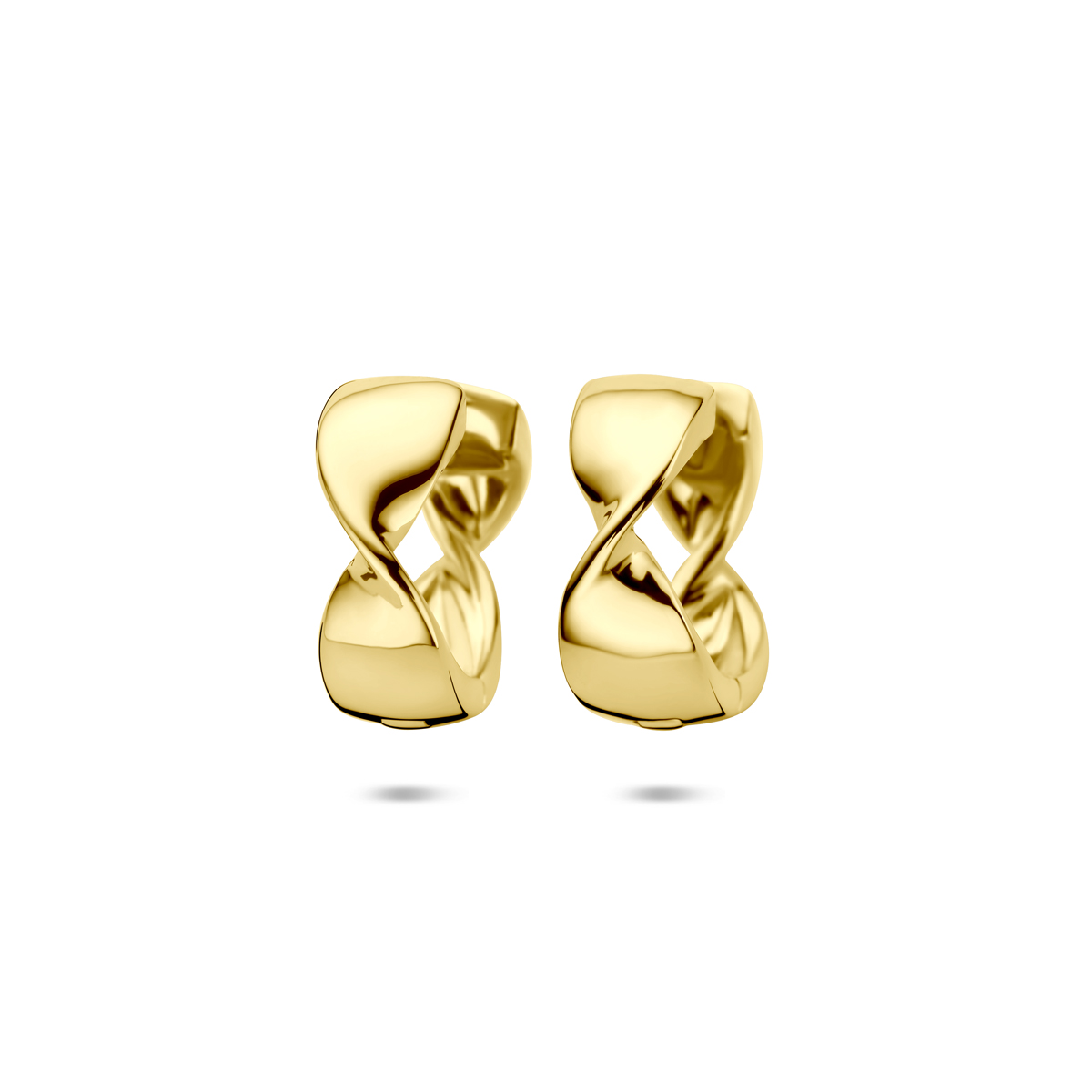 Verguld 925 zilveren klapoorringen met een afmeting van 15x6mm. Geen garantie op plating.