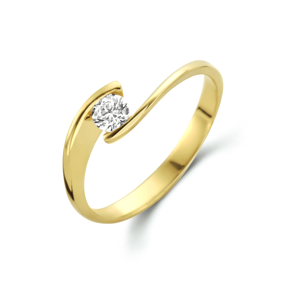 14k Geelgouden ring uitgevoerd met een schitterende zirkonia. De ring heeft een breedte van 5mm.