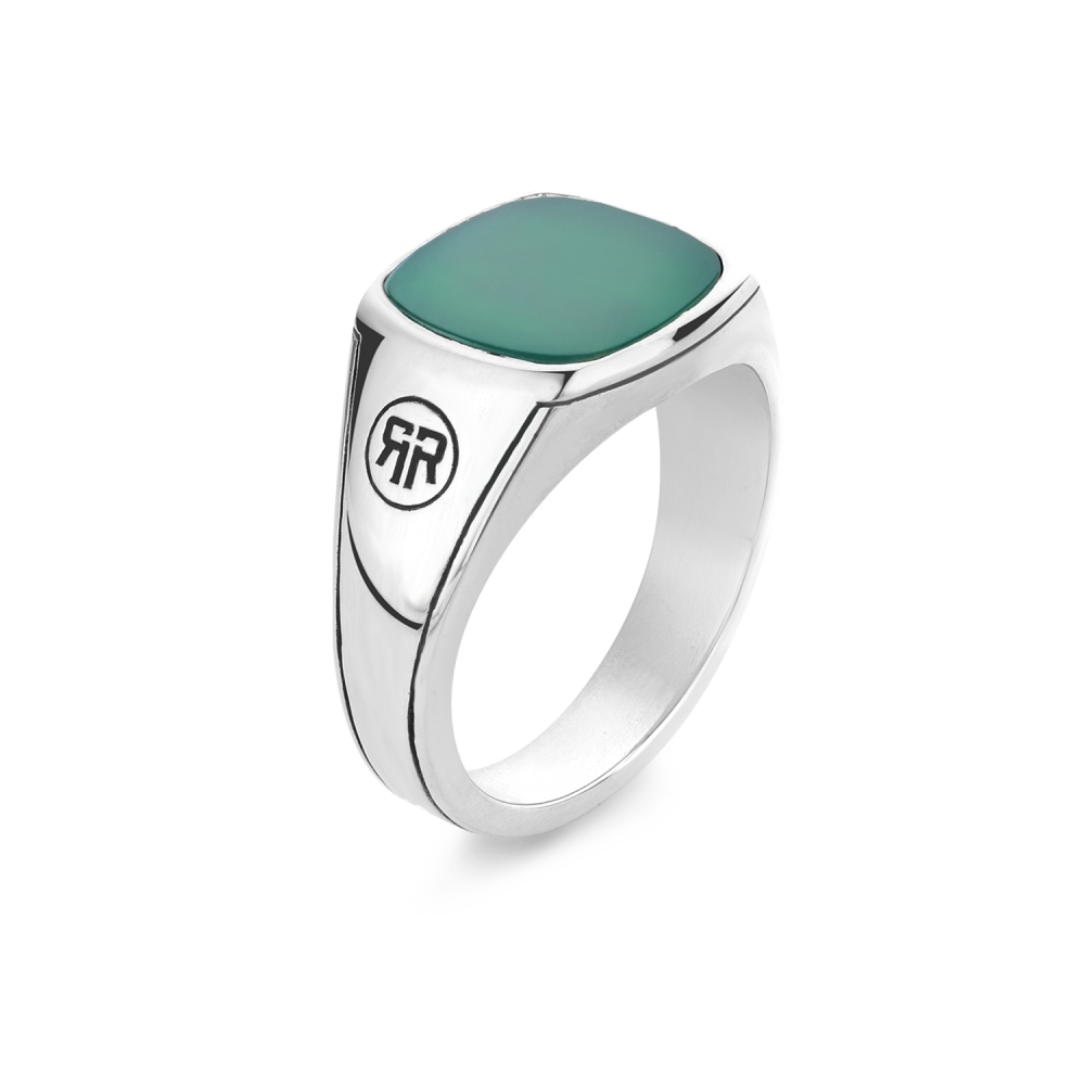 Sterling zilveren zegelring van het merk Rebel & Rose. De ring is handmade in Bali van het hoogste zilvergehalte (925) Sterling Silver en heeft een blauwe Green Jade  steen.