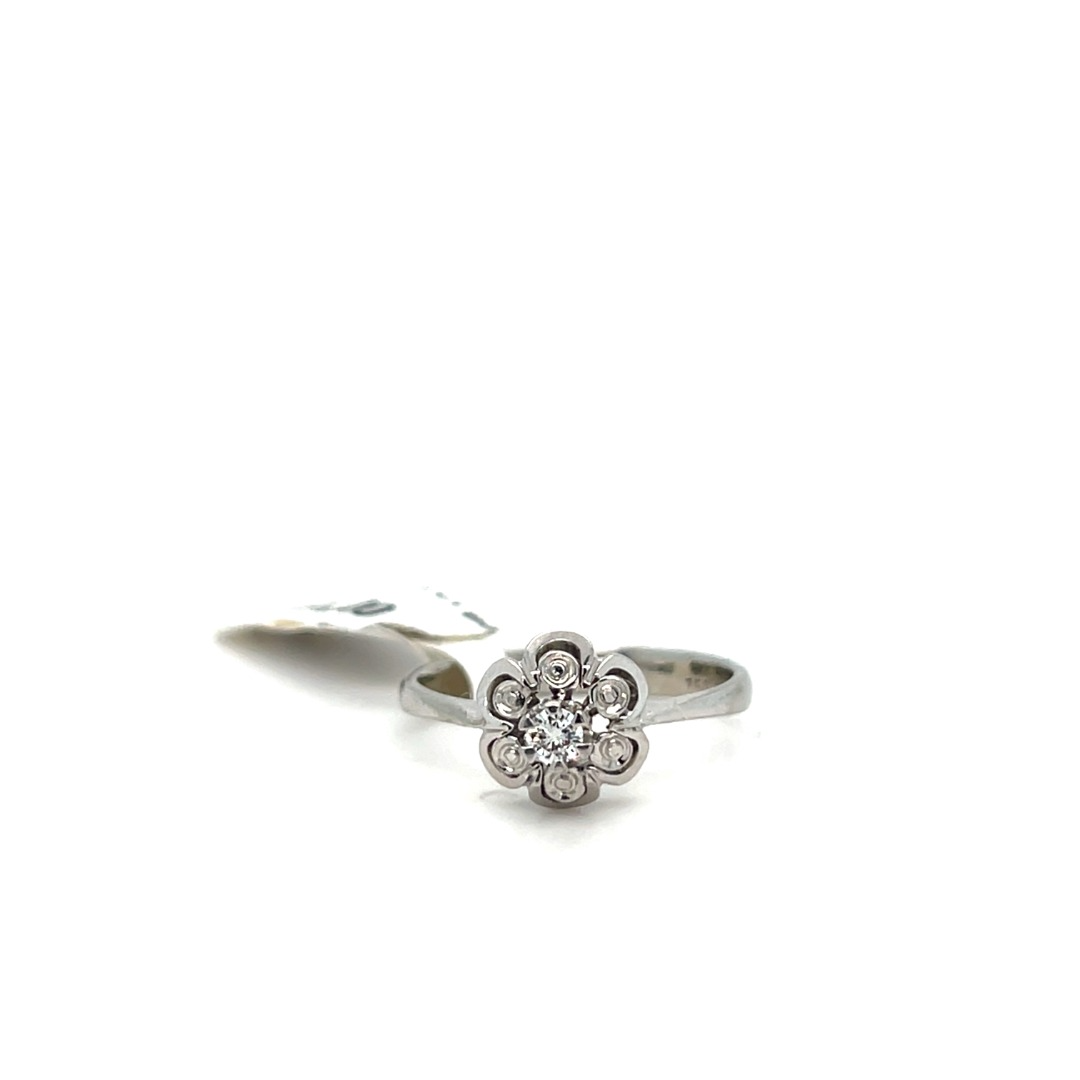 Occasion witgouden entourage ring 18 karaat met briljant