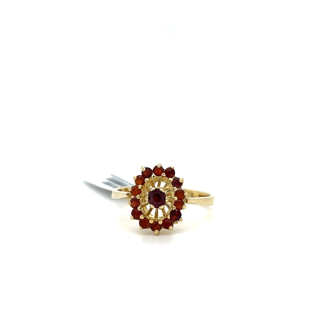 Occasion gouden 14 karaat ring met granaat 