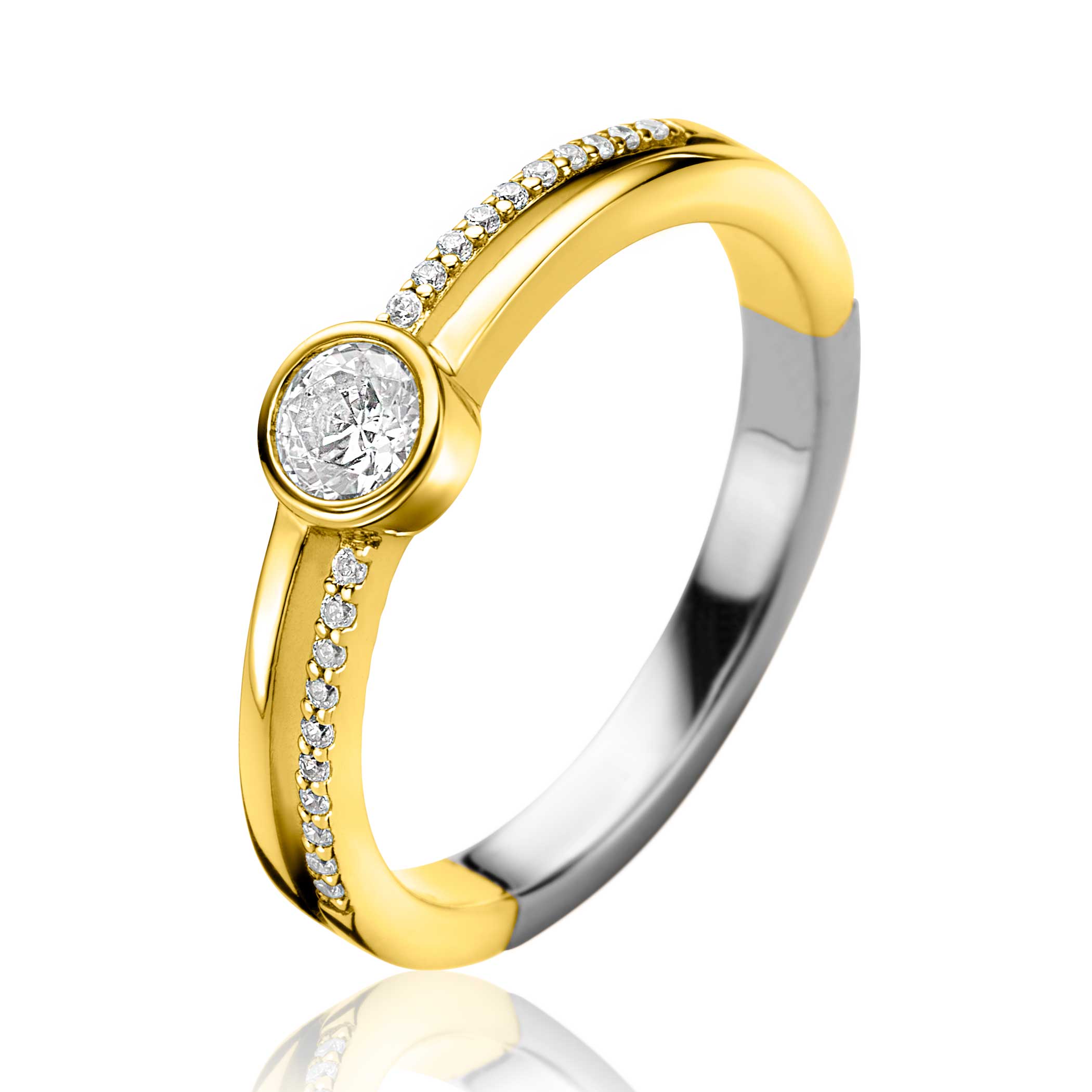 ZINZI gold plated zilveren ring met ronde kastzetting van 5mm en mooie multilook uitstraling door de twee banen. Bezet met witte zirconia's. Vervaardigd van eerste gehalte zilver (925) en extra geel verguld.