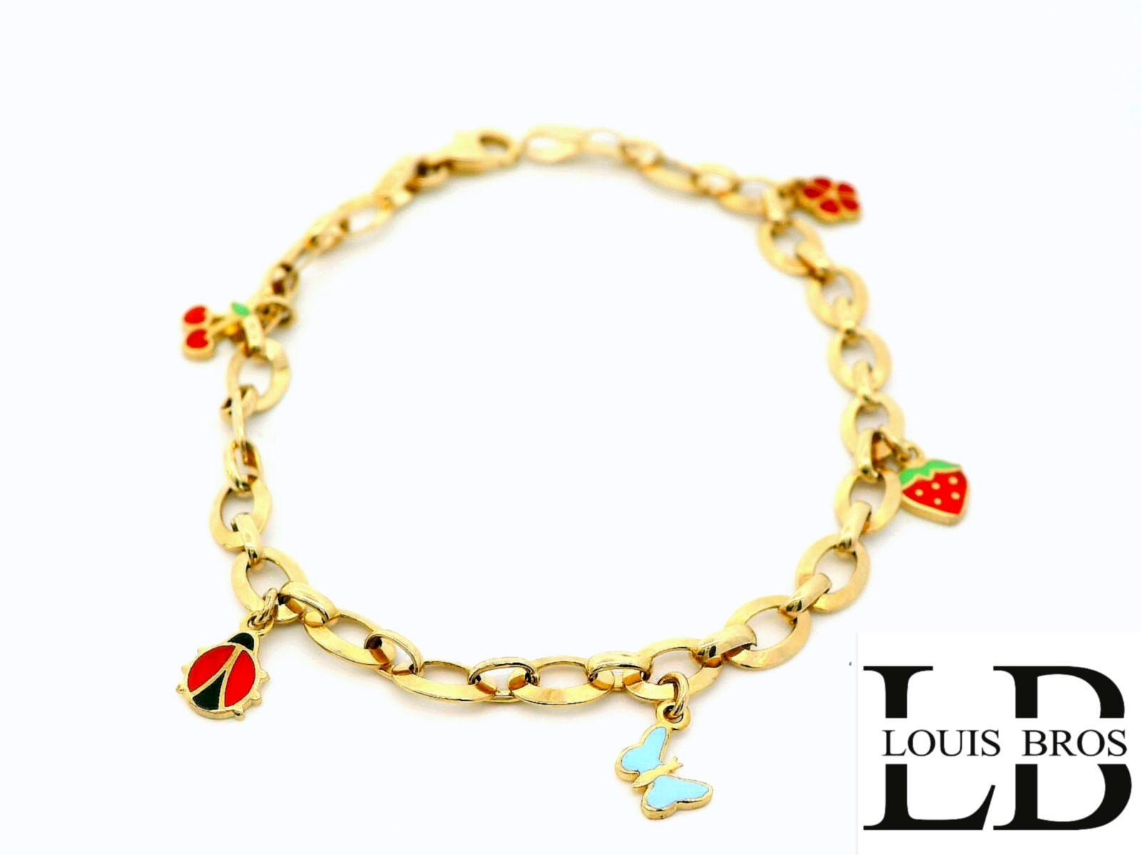 Deze speelse armband is speciaal ontworpen voor meisjes en is gemaakt van hoogwaardig 14 karaat geelgoud (4.09 gr). Versierd met kleurrijke hangertjes in de vorm van kersjes, bloemetjes, een lieveheersbeestje en andere vrolijke figuurtjes, is dit sieraad een echte eyecatcher.

De stevige schakels zorgen voor duurzaamheid, terwijl de speelse details een glimlach op elk meisjesgezicht toveren. Ideaal als bijzonder cadeau voor een verjaardag, communie of andere feestelijke gelegenheid.

Kenmerken:

Materiaal: 14 karaat geelgoud

Bedels: Emaille hangertjes in vrolijke vormen (o.a. kers, bloem, lieveheersbeestje)

Doelgroep: Meisjes

Stijl: Speels, kleurrijk en charmant

Sluiting: Veilige karabijnsluiting

Perfect als cadeau voor een jonge dame

